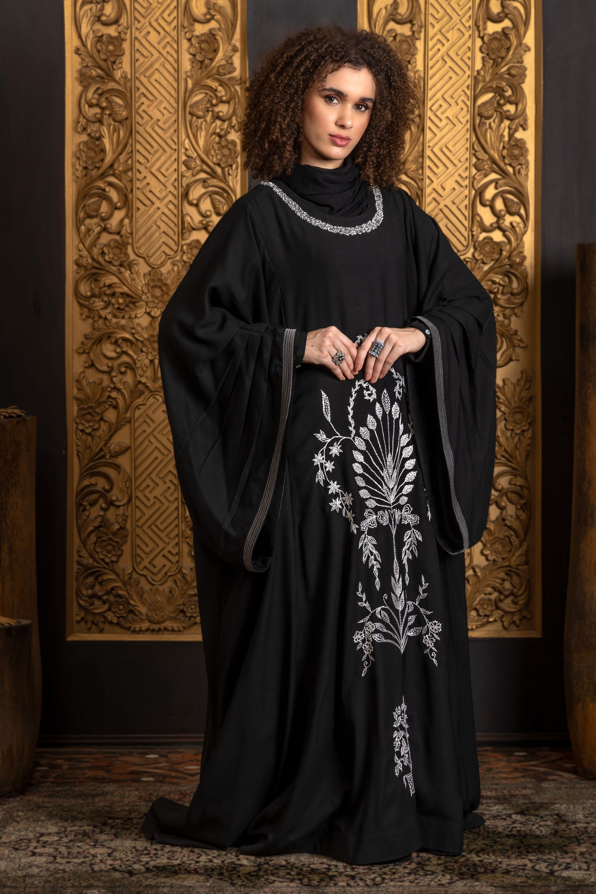 Zora Embroidered Jalabiya with Sheila