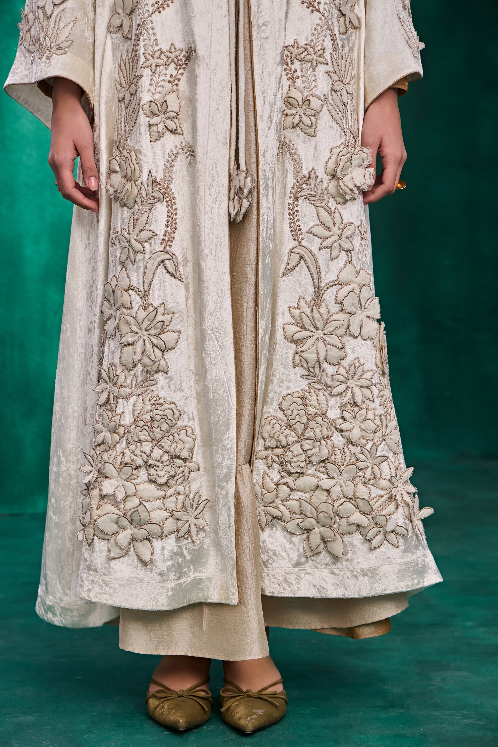 Emaanah Embroidered 3D Floral Abaya