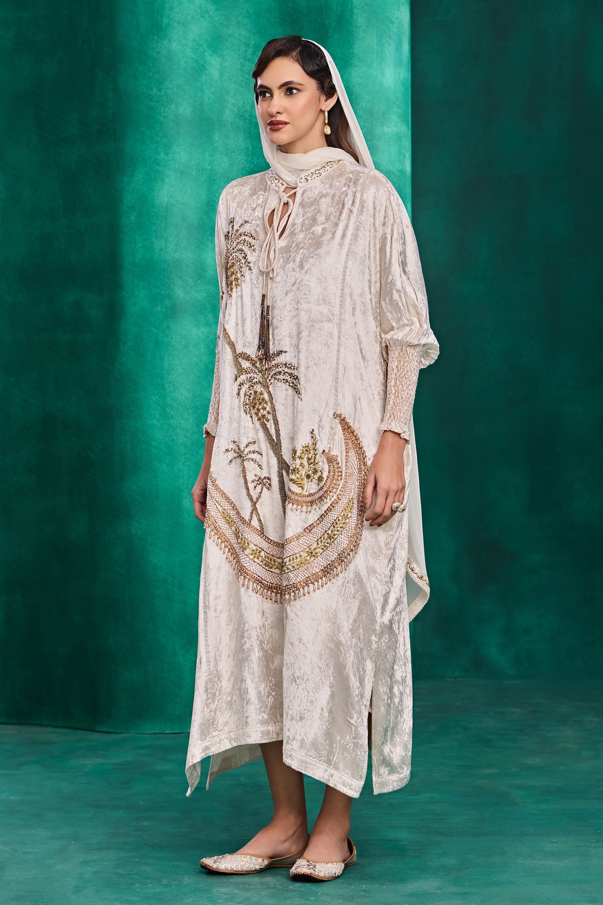 Bahira Embroidered Jalabiya with Embellishment