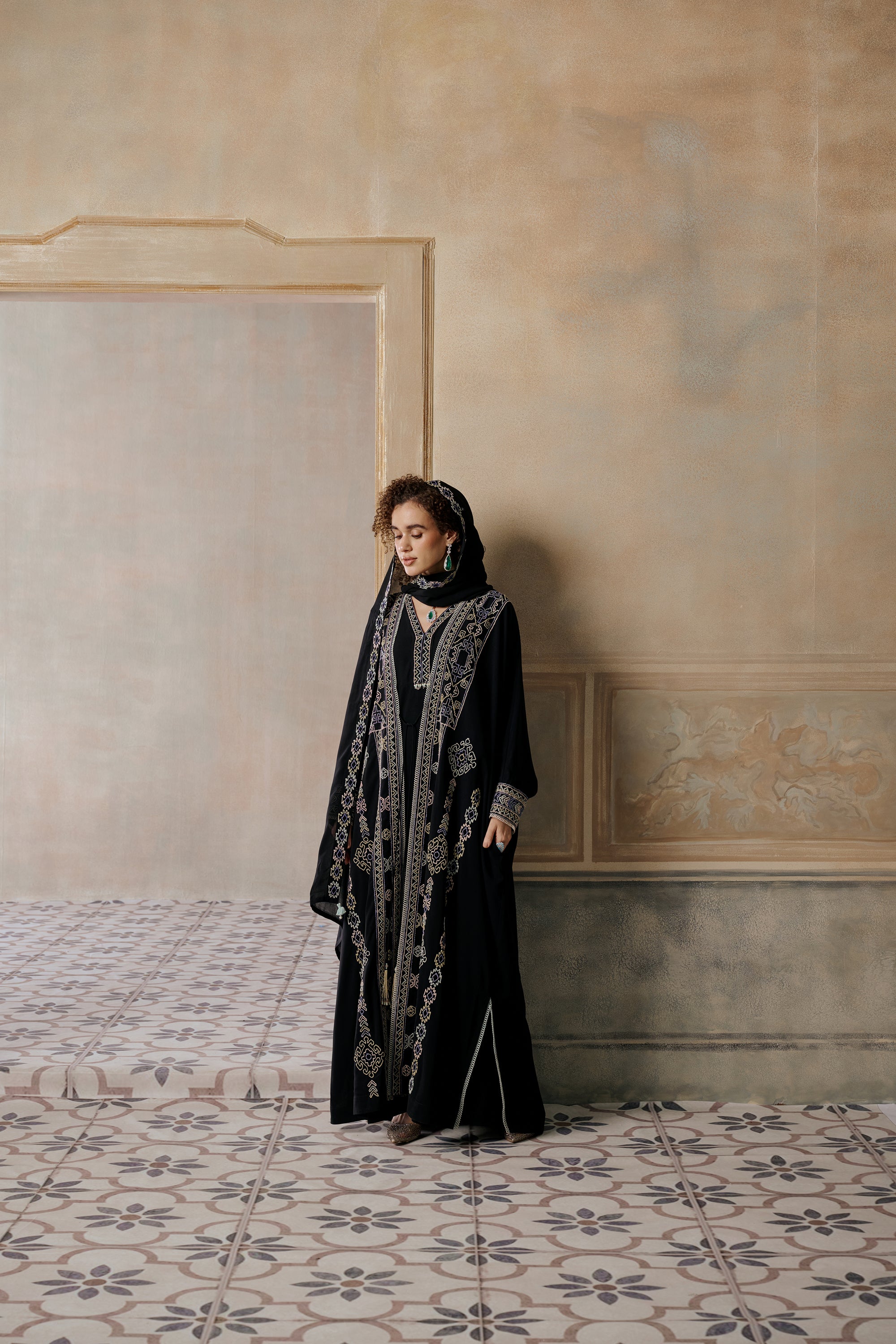 Zunnoor Embroidered Abaya