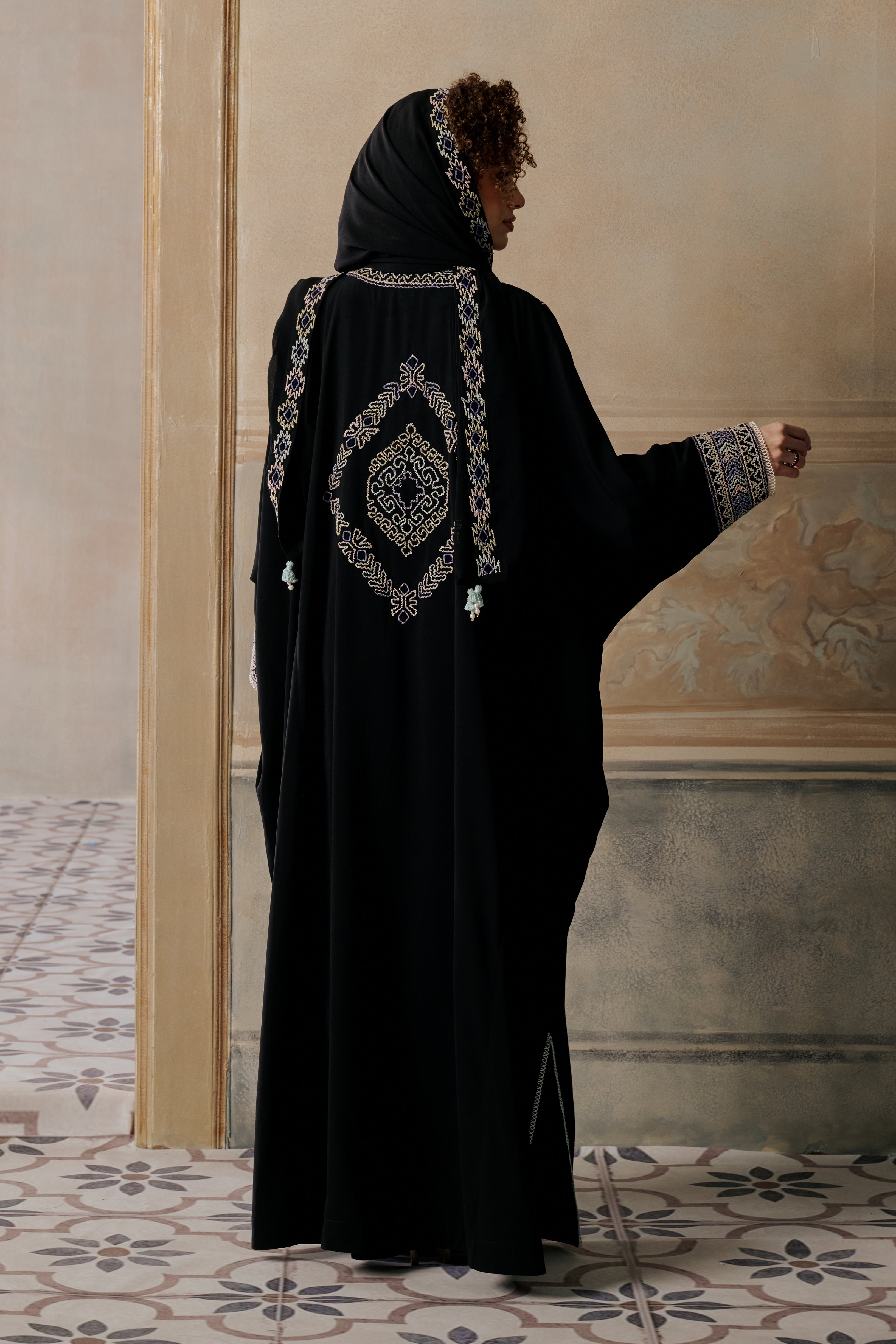 Zunnoor Embroidered Abaya