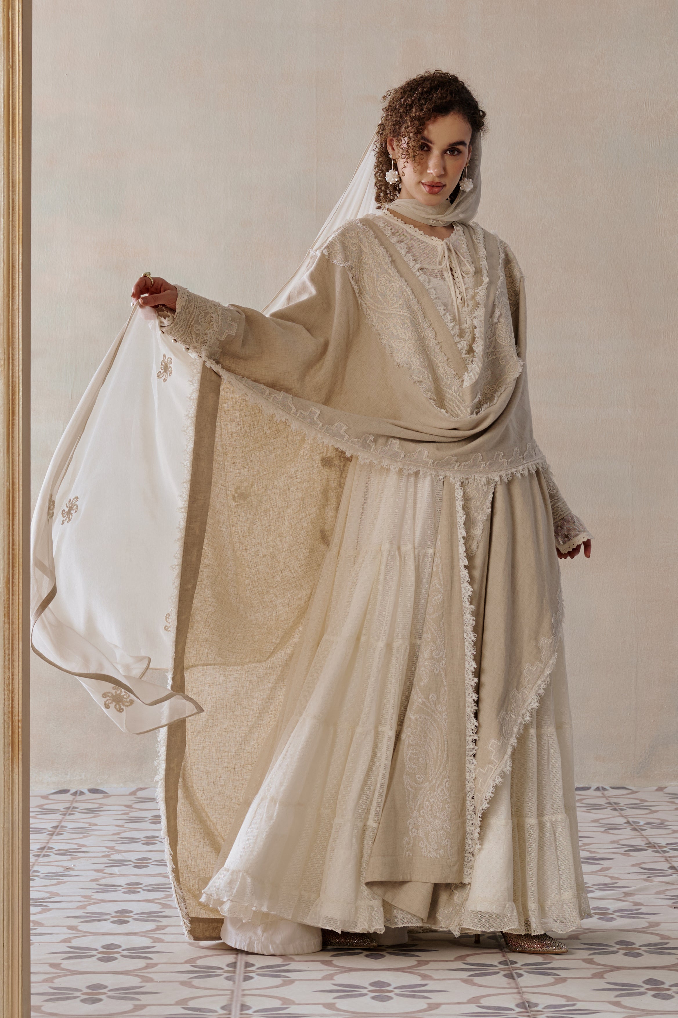 Aula Embroidered Cape Sets