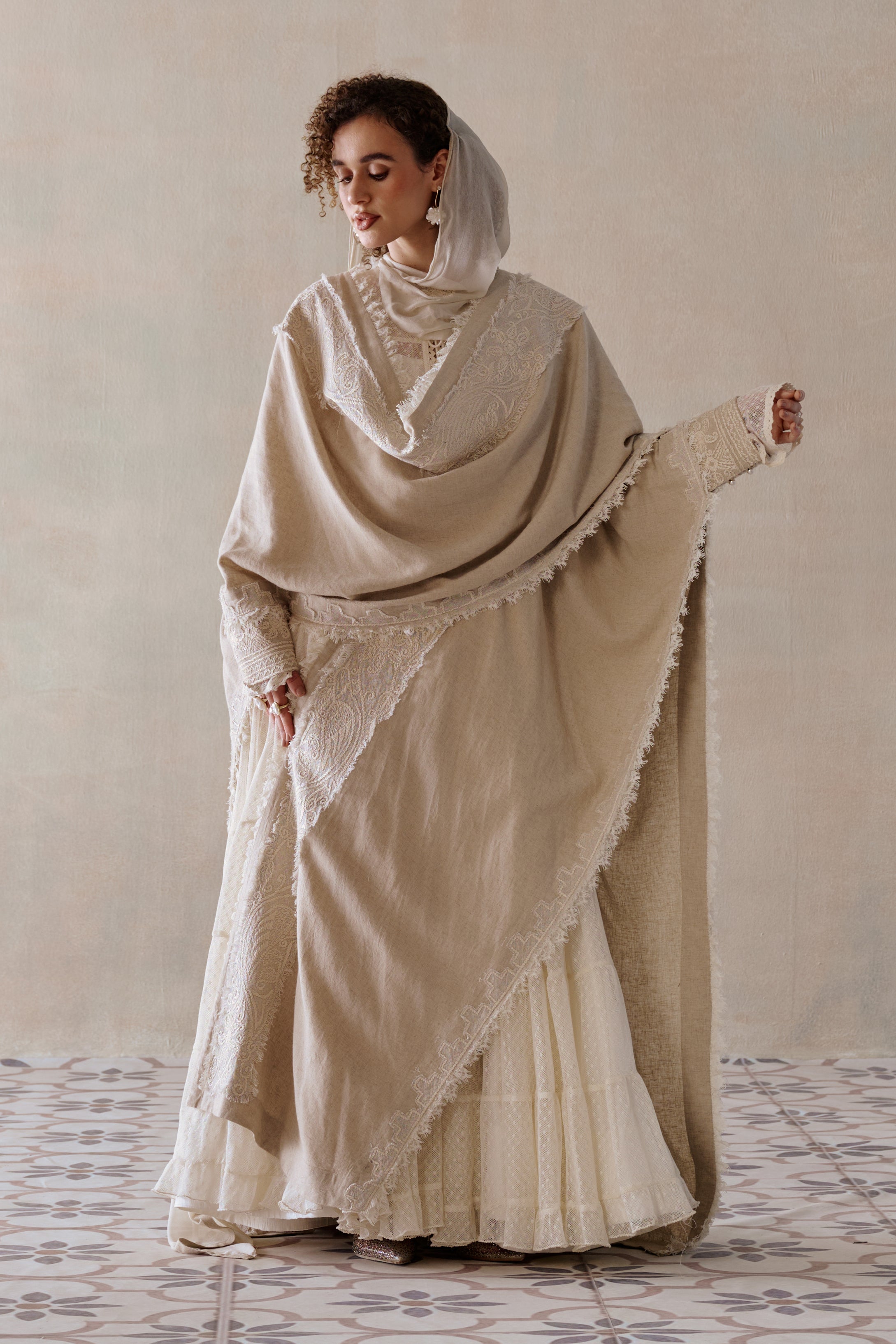 Aula Embroidered Cape Sets