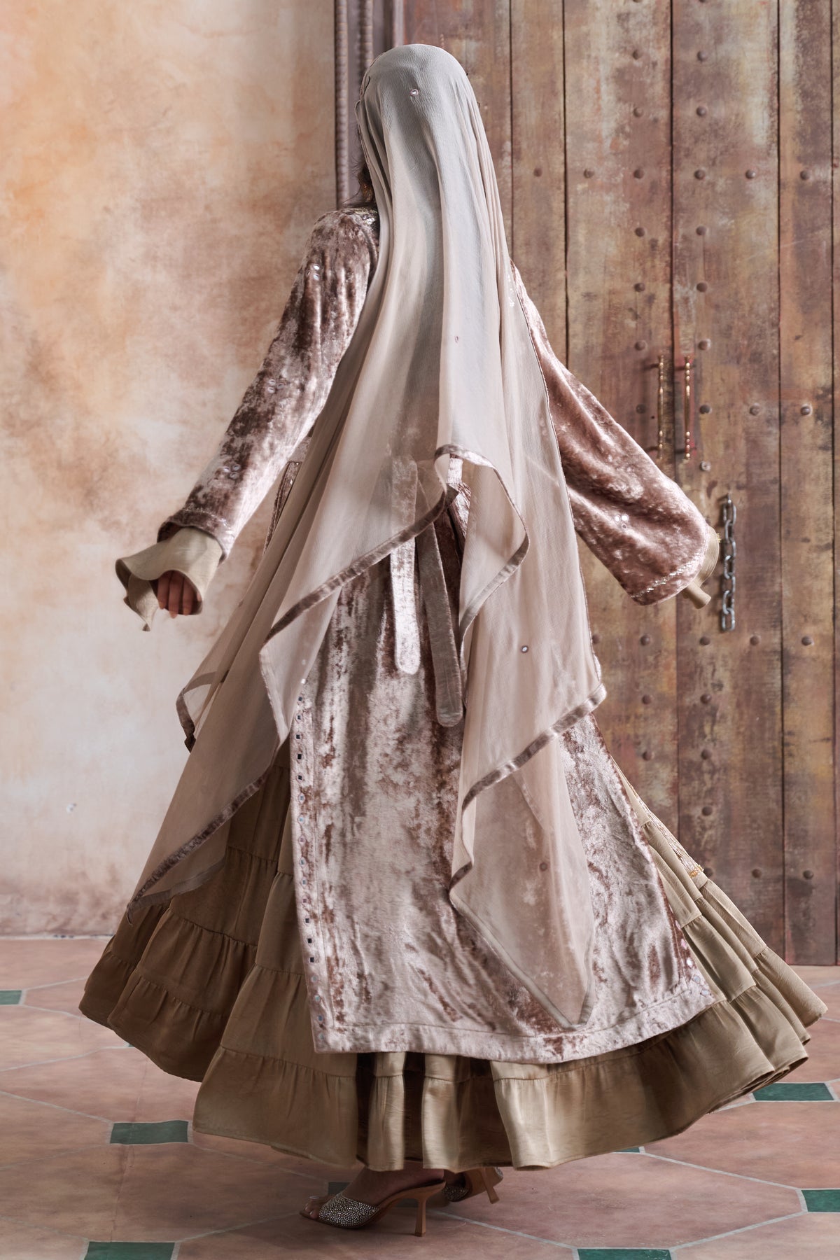 Zoyaila Embellished Cape with Jalabiya