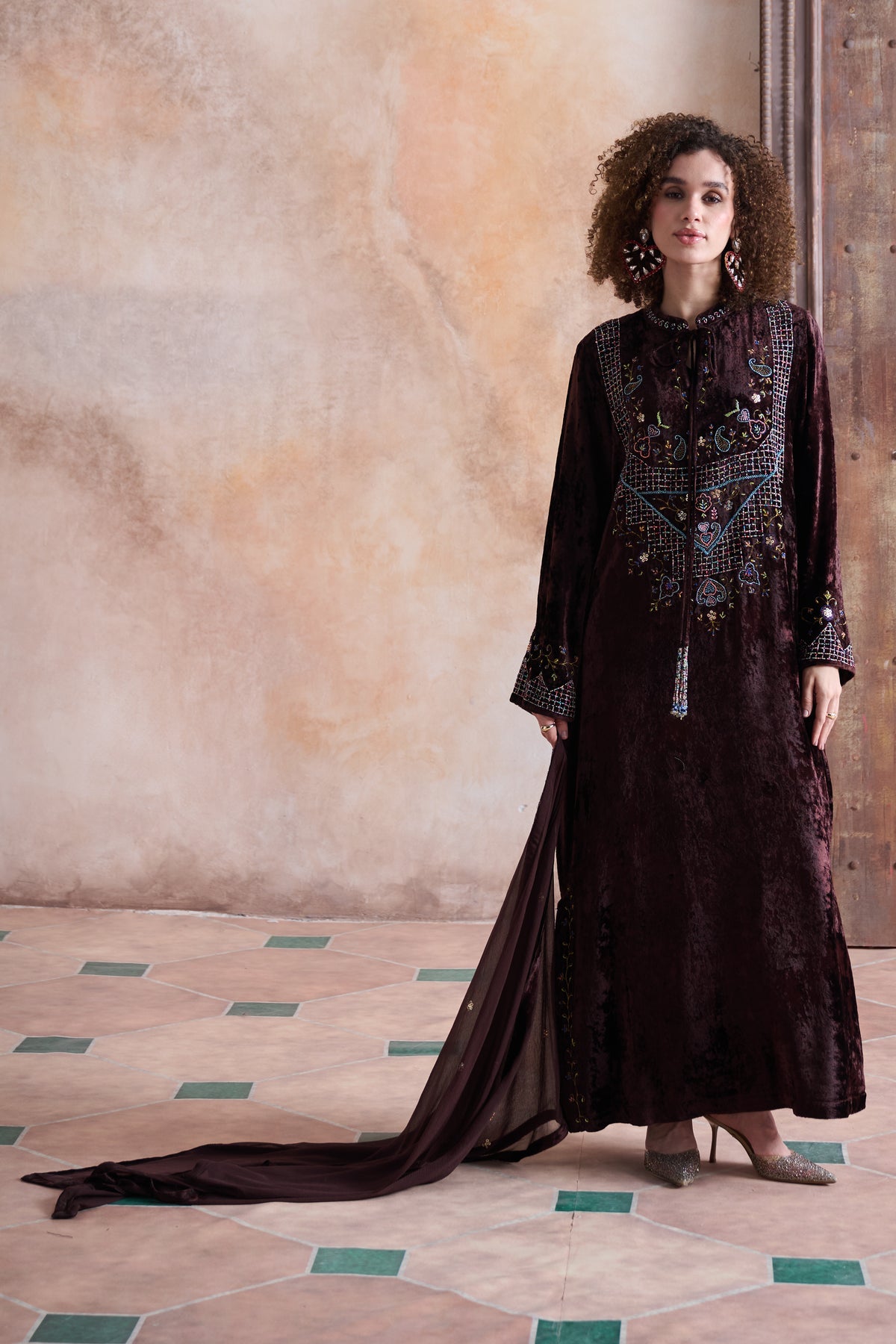 Nairaiya Embellished Jalabiya