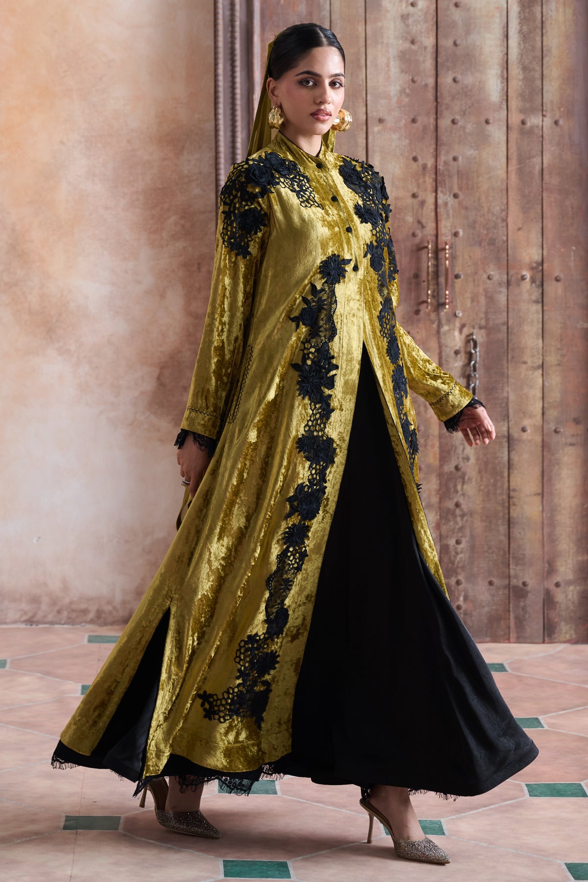 Zaharina Embroidered Bisht
