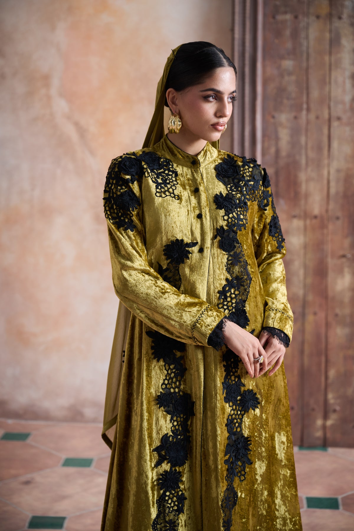 Zaharina Embroidered Bisht
