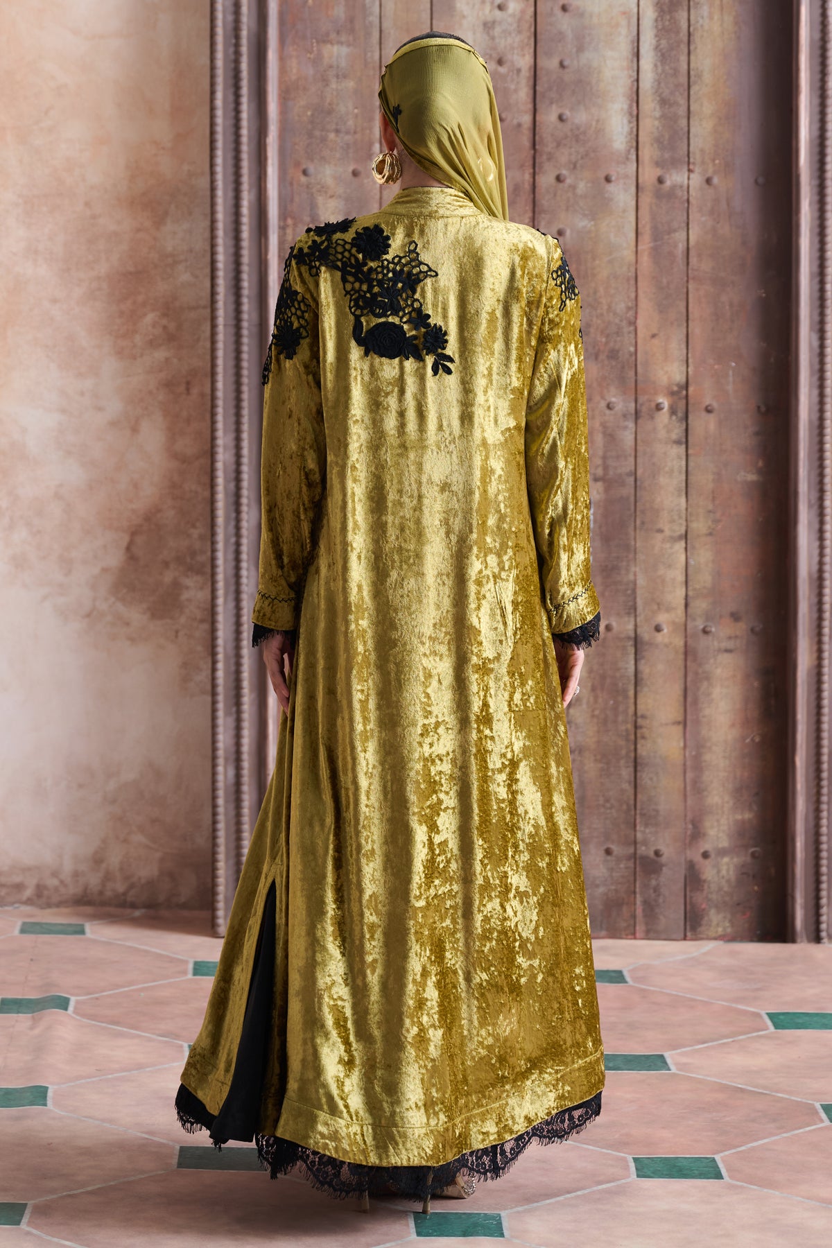 Zaharina Embroidered Bisht