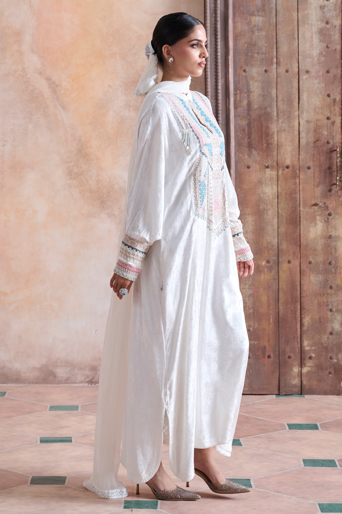 Nimaah Embroidered Jalabiya with Embellishment