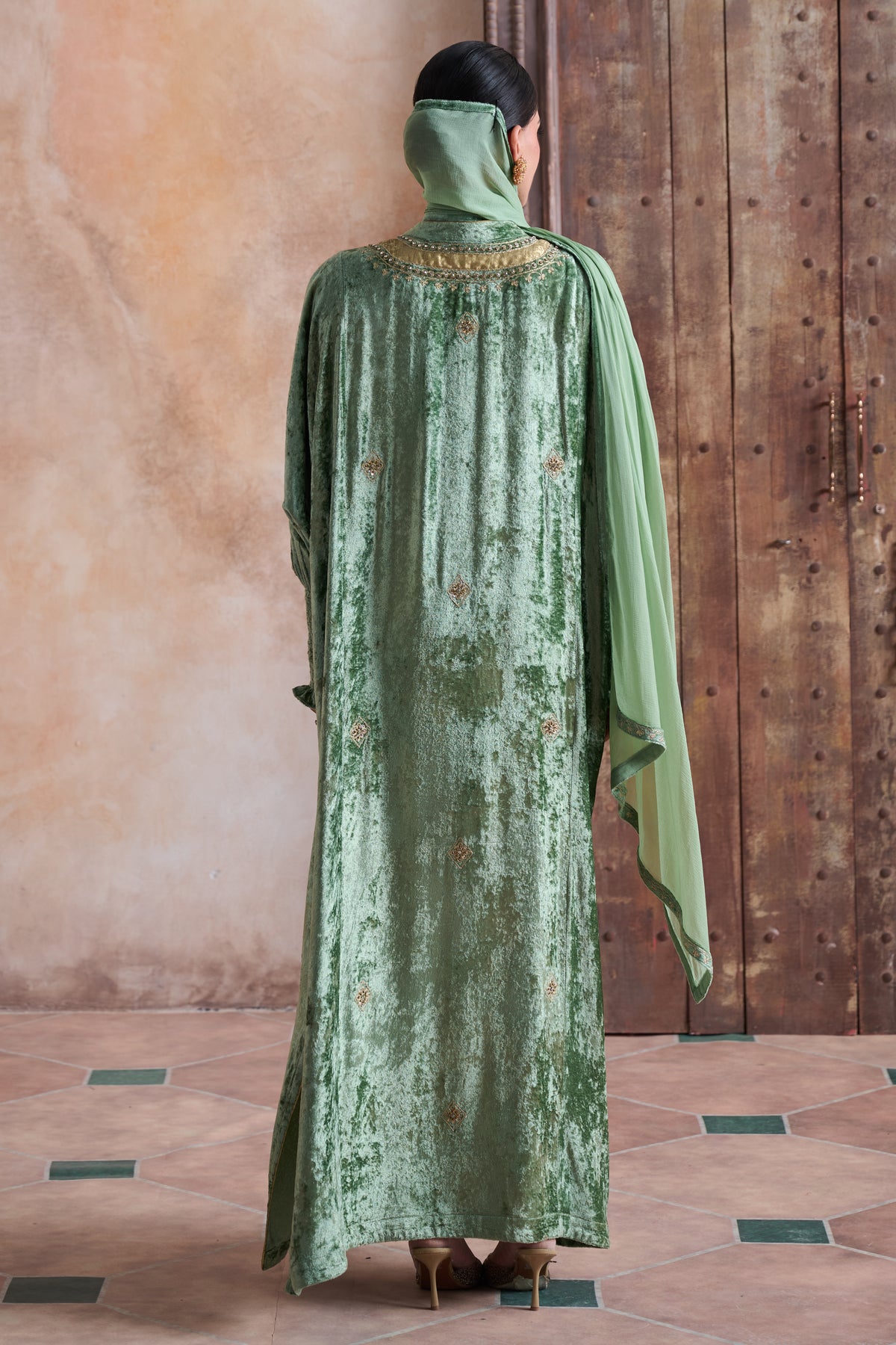 Zayalina Embroidered Jalabiya with Embellishment