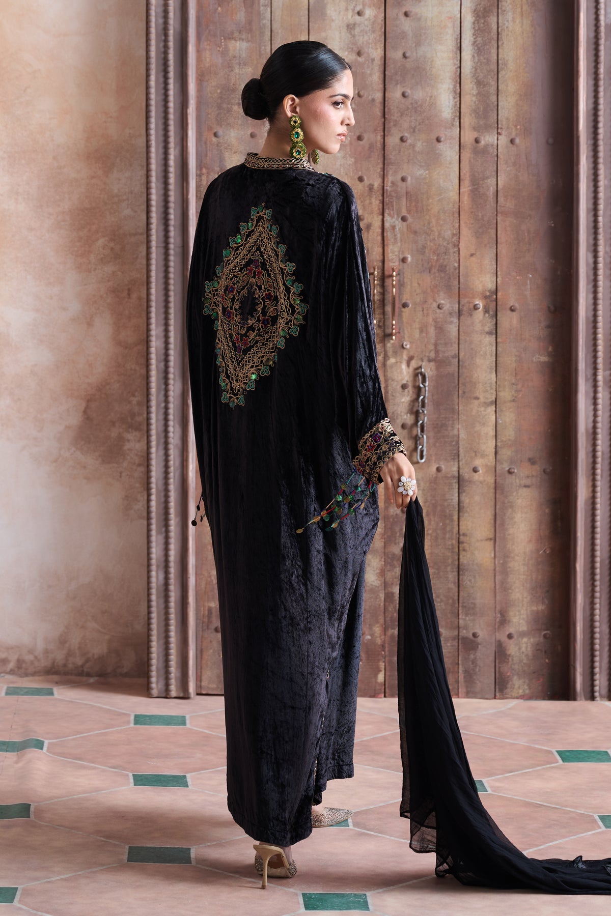 Narasha Embroidered Jalabiya with Embellishment