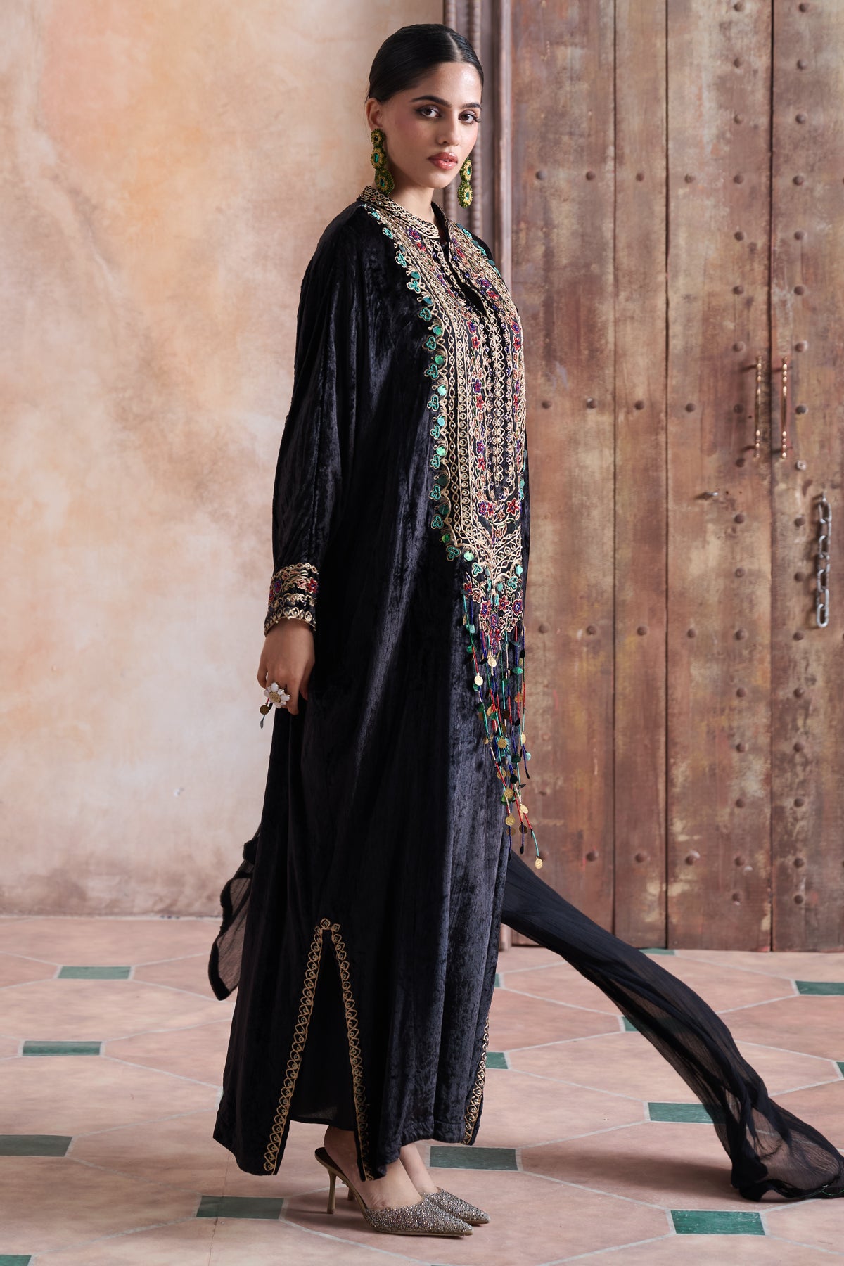 Narasha Embroidered Jalabiya with Embellishment