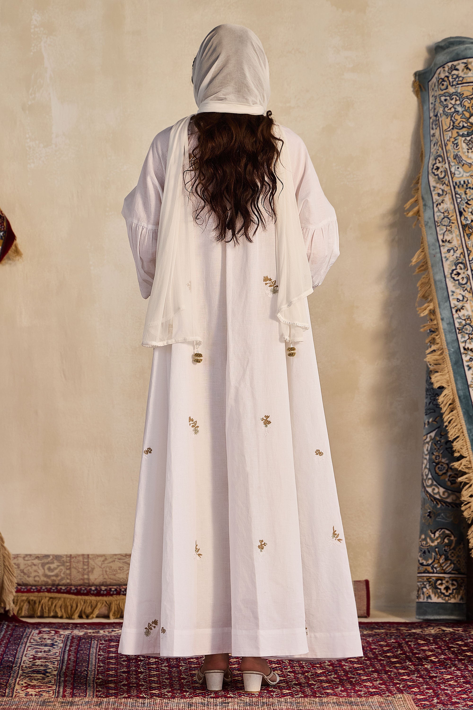 Tahliyah Embroidered Jalabiya