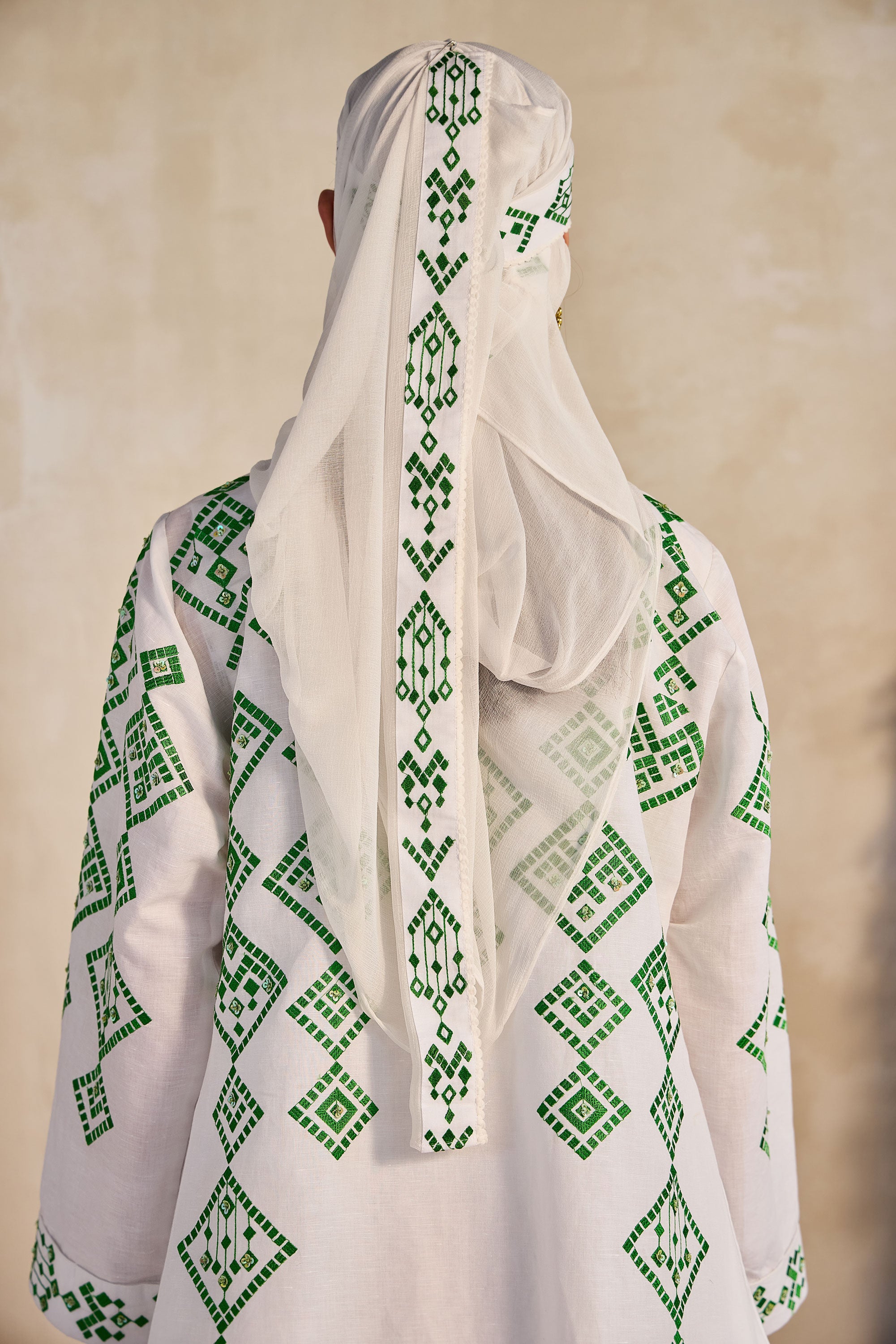 Nahzeirah Embroidered Abaya