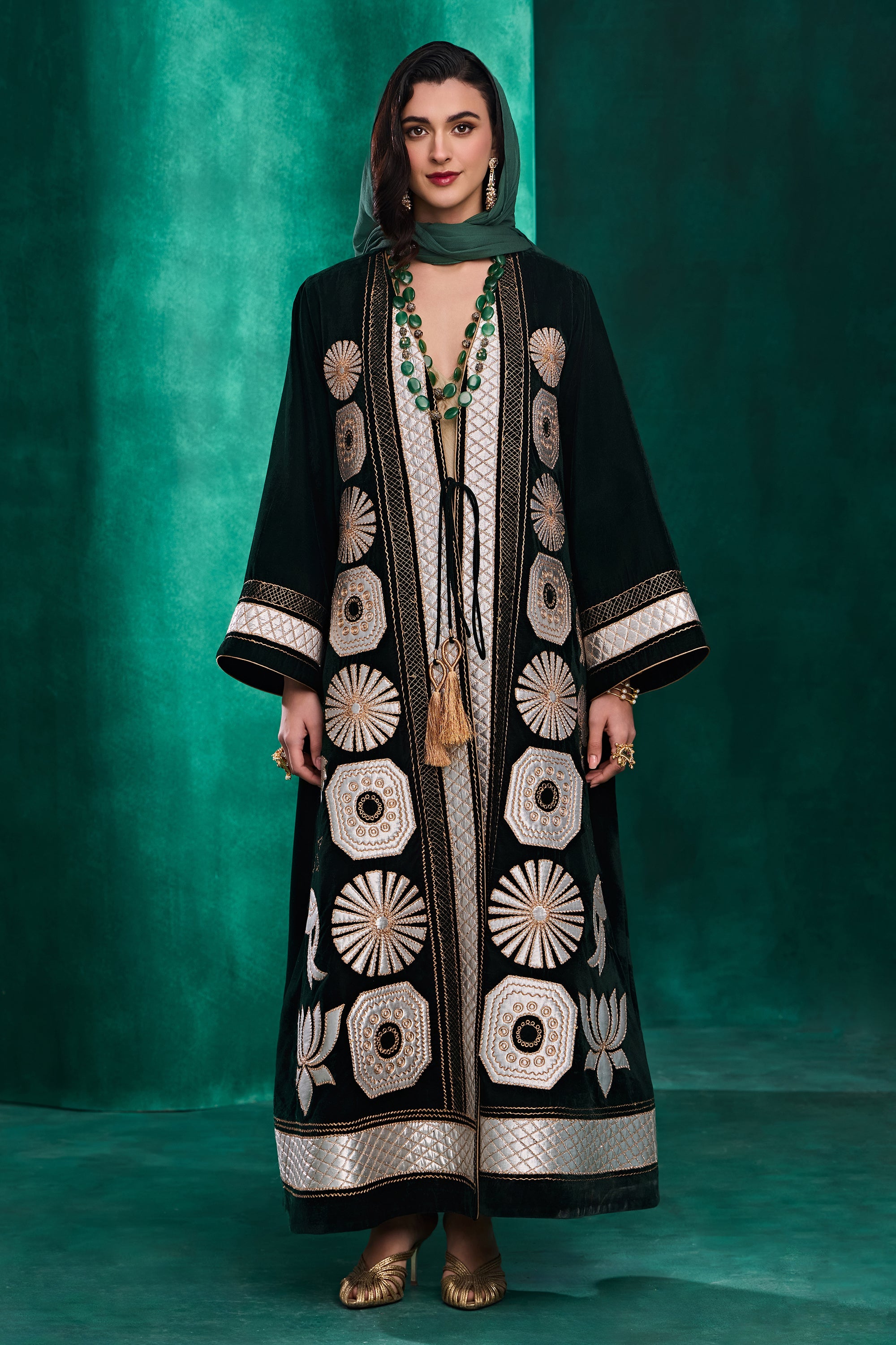 Eshraq Applique Embroidered Abaya