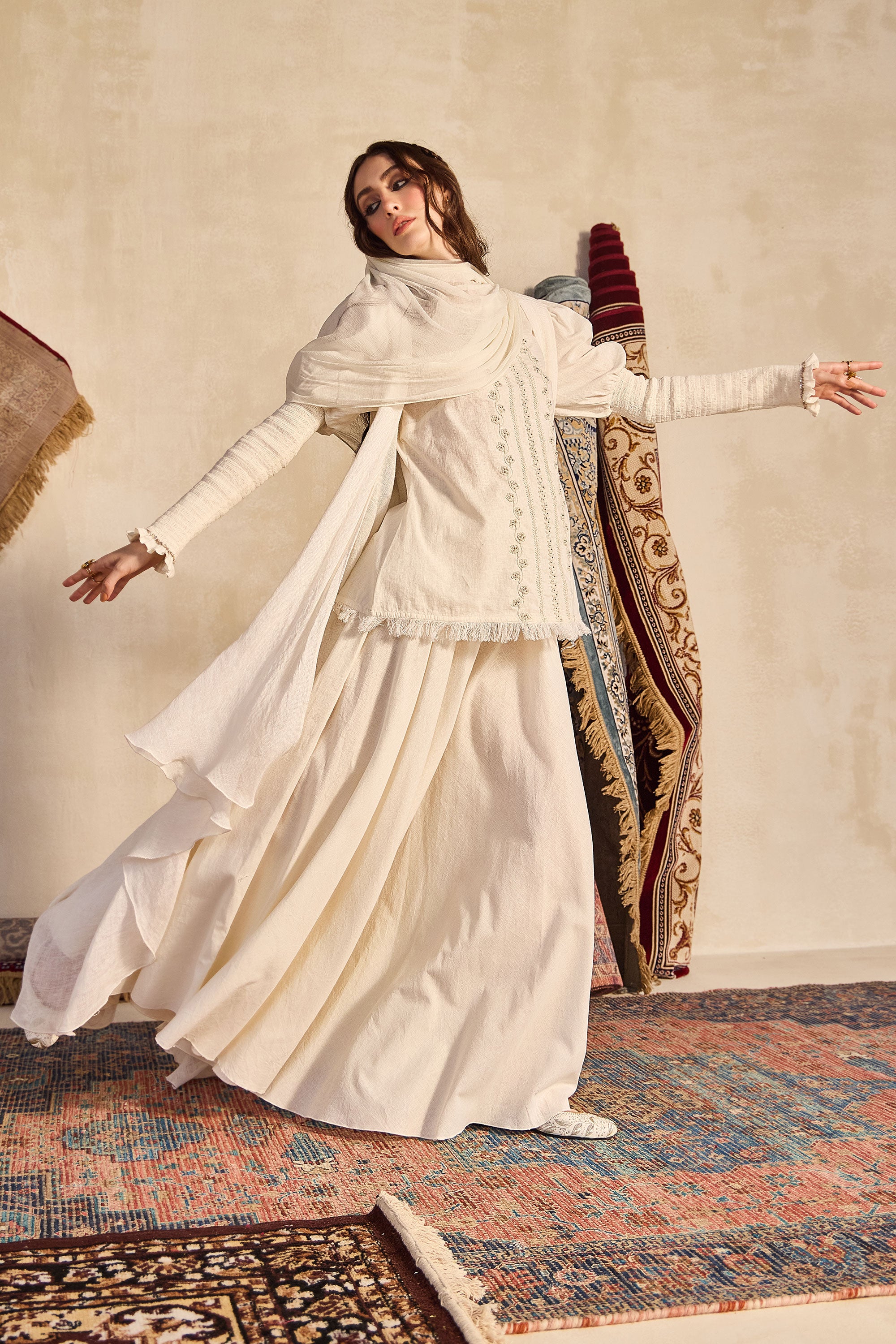 Zubeyra Embroidered Cape with Sharara