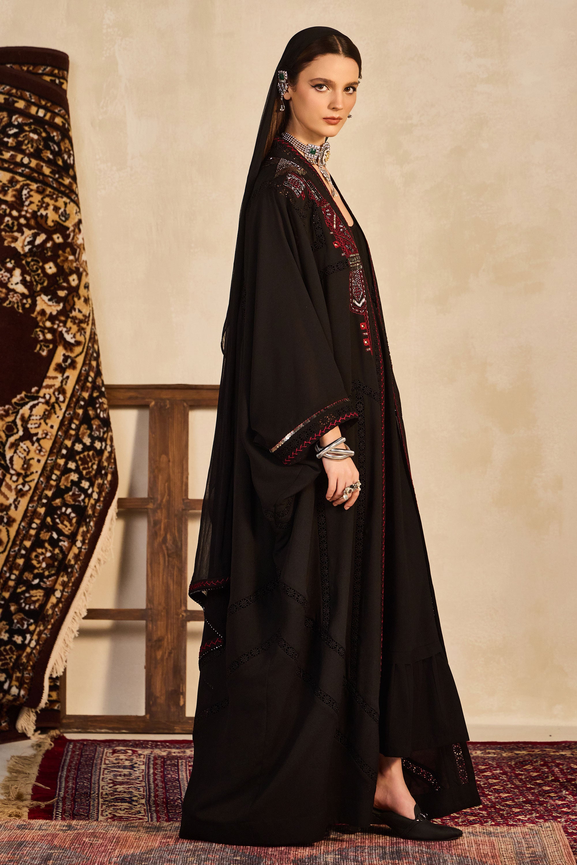 Khawlah Embellished Abaya
