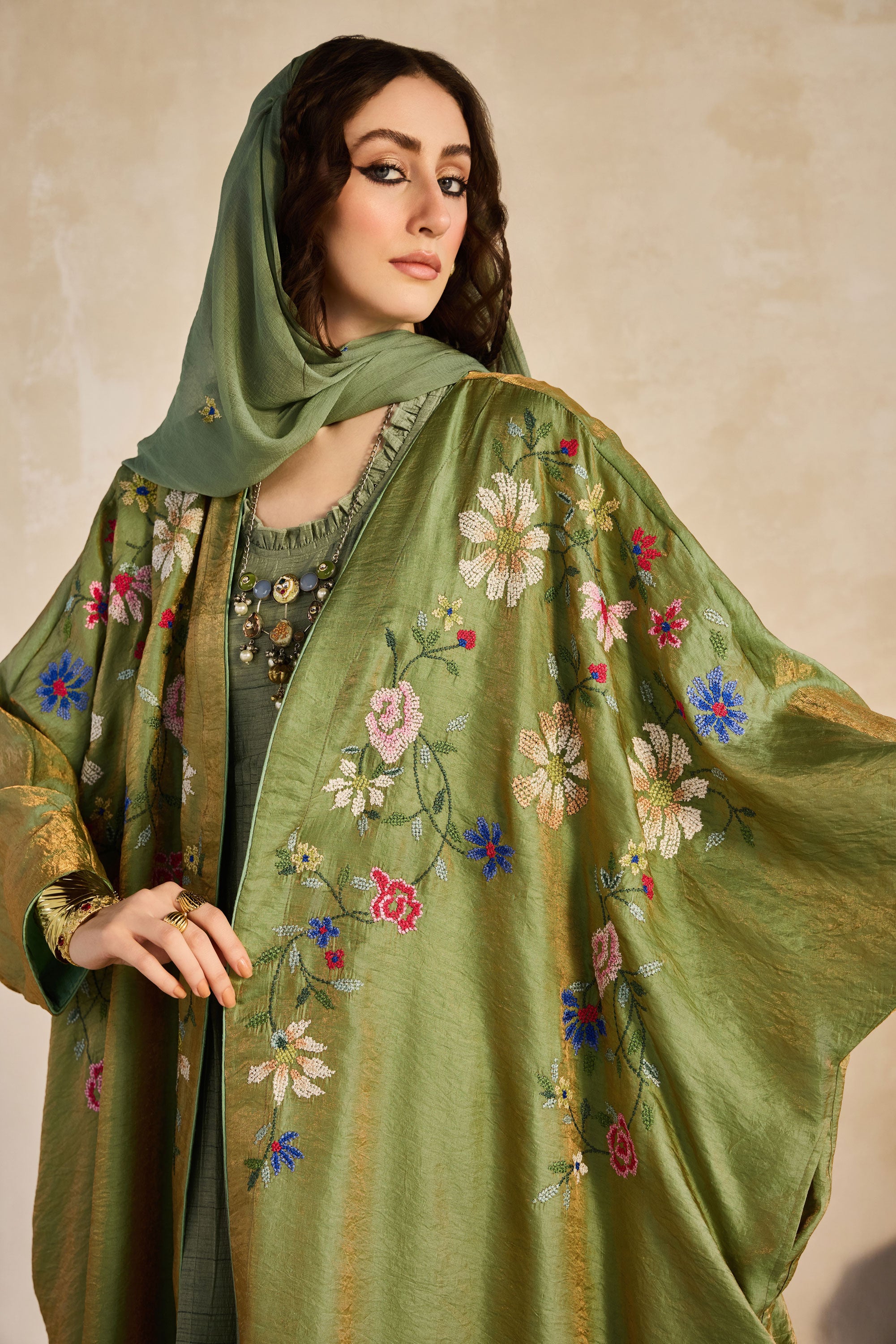 Valiha Embroidered Abaya