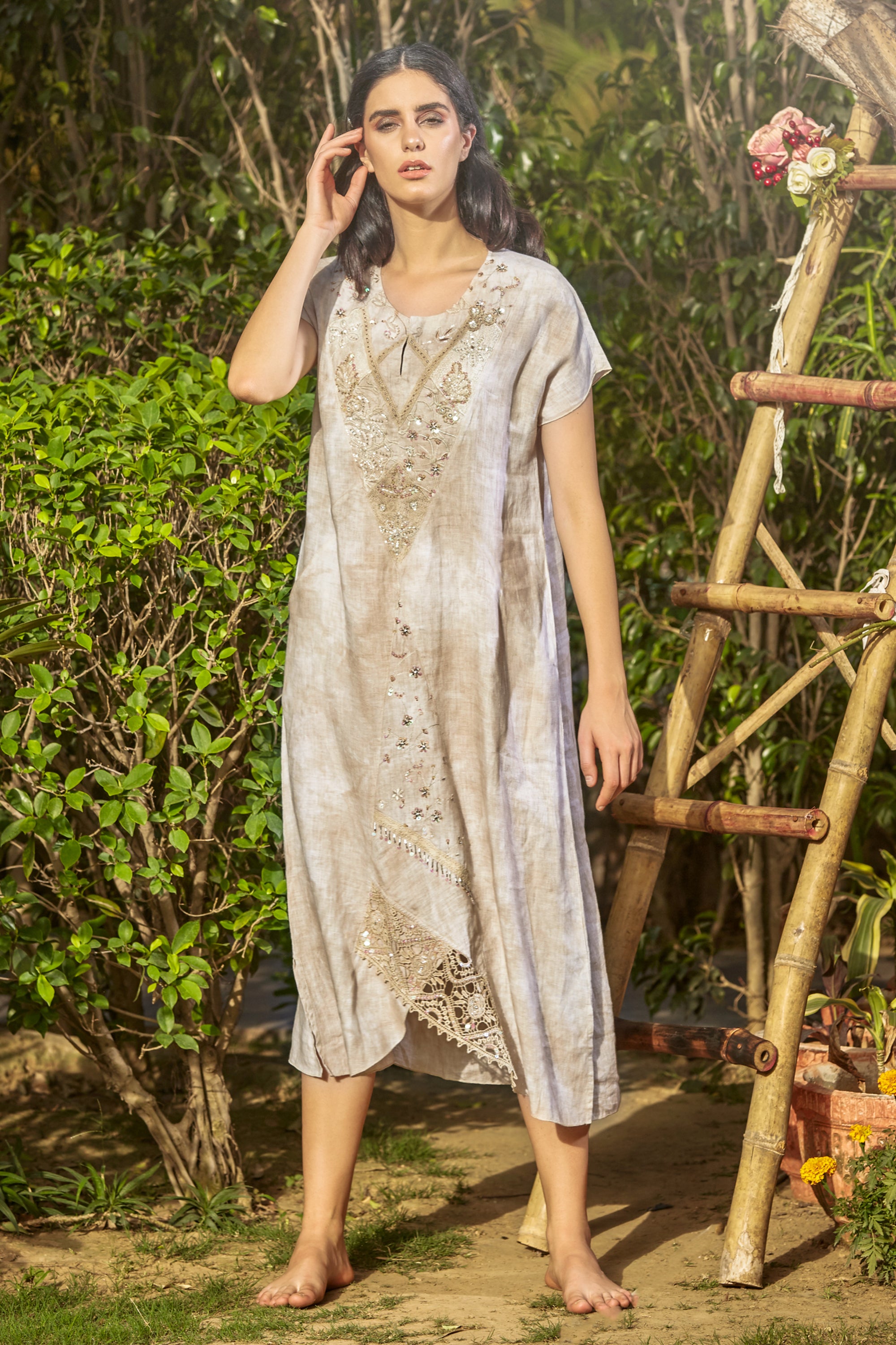 Irham Embroidered Jalabiya