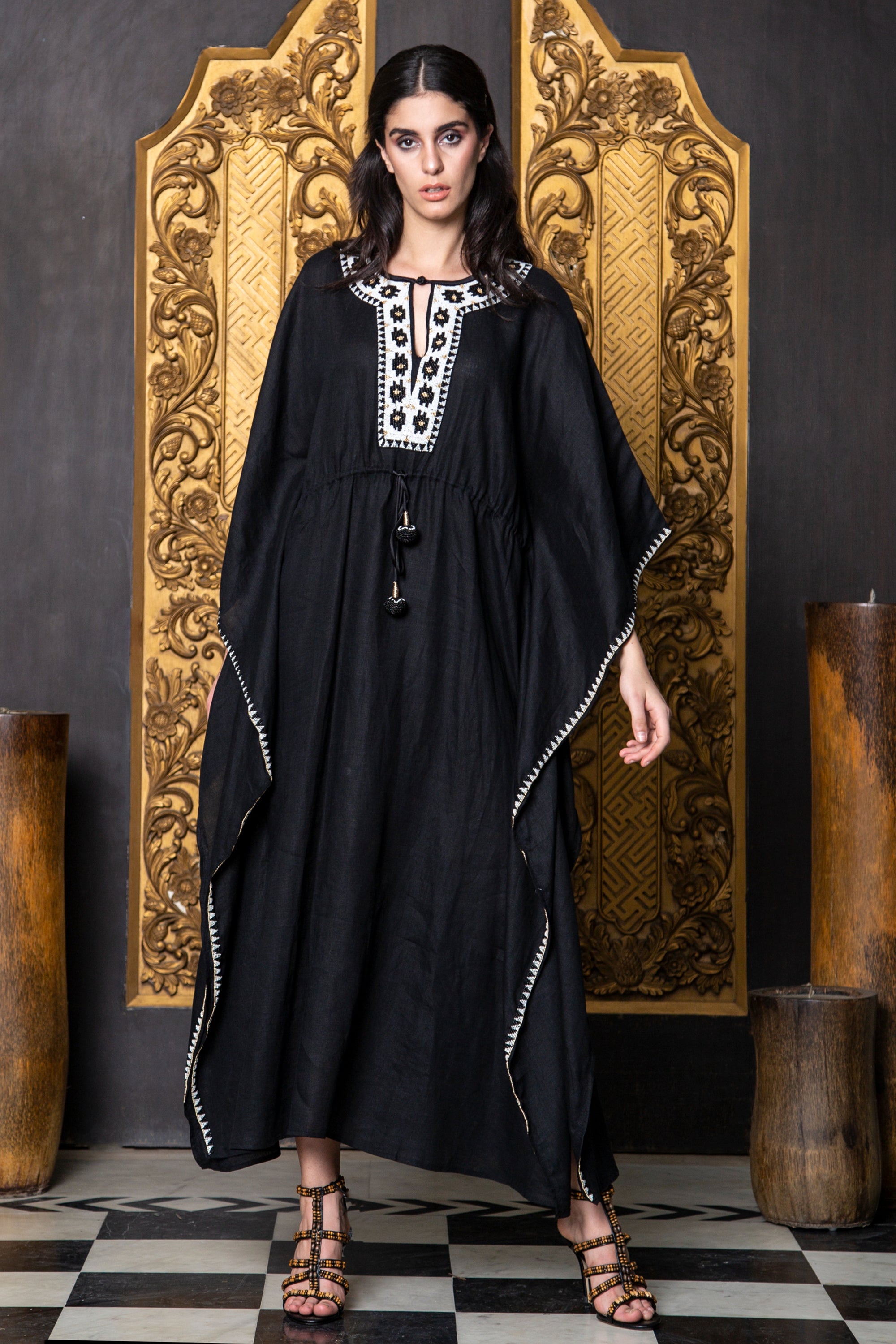 Taima Embroidered Jalabiya with Embellishment