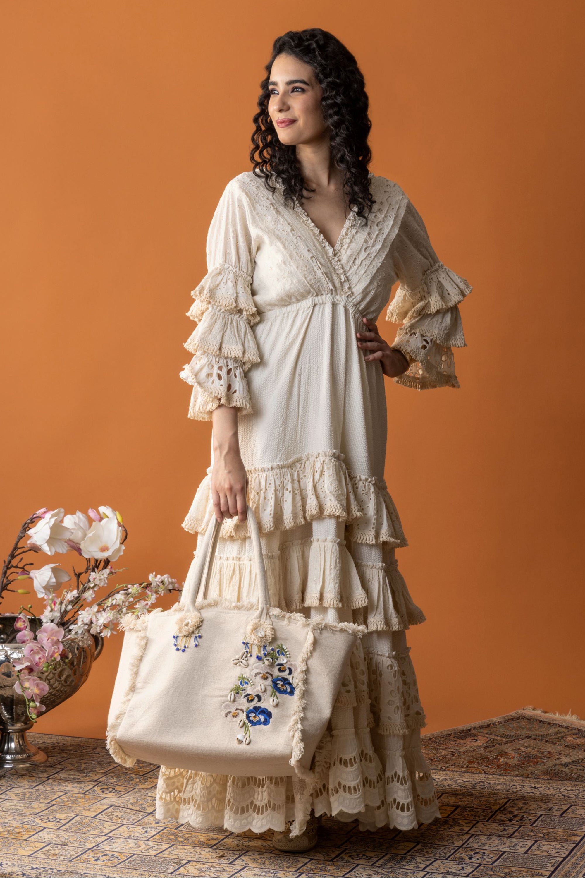 Amirah Embroidered Jalabiya