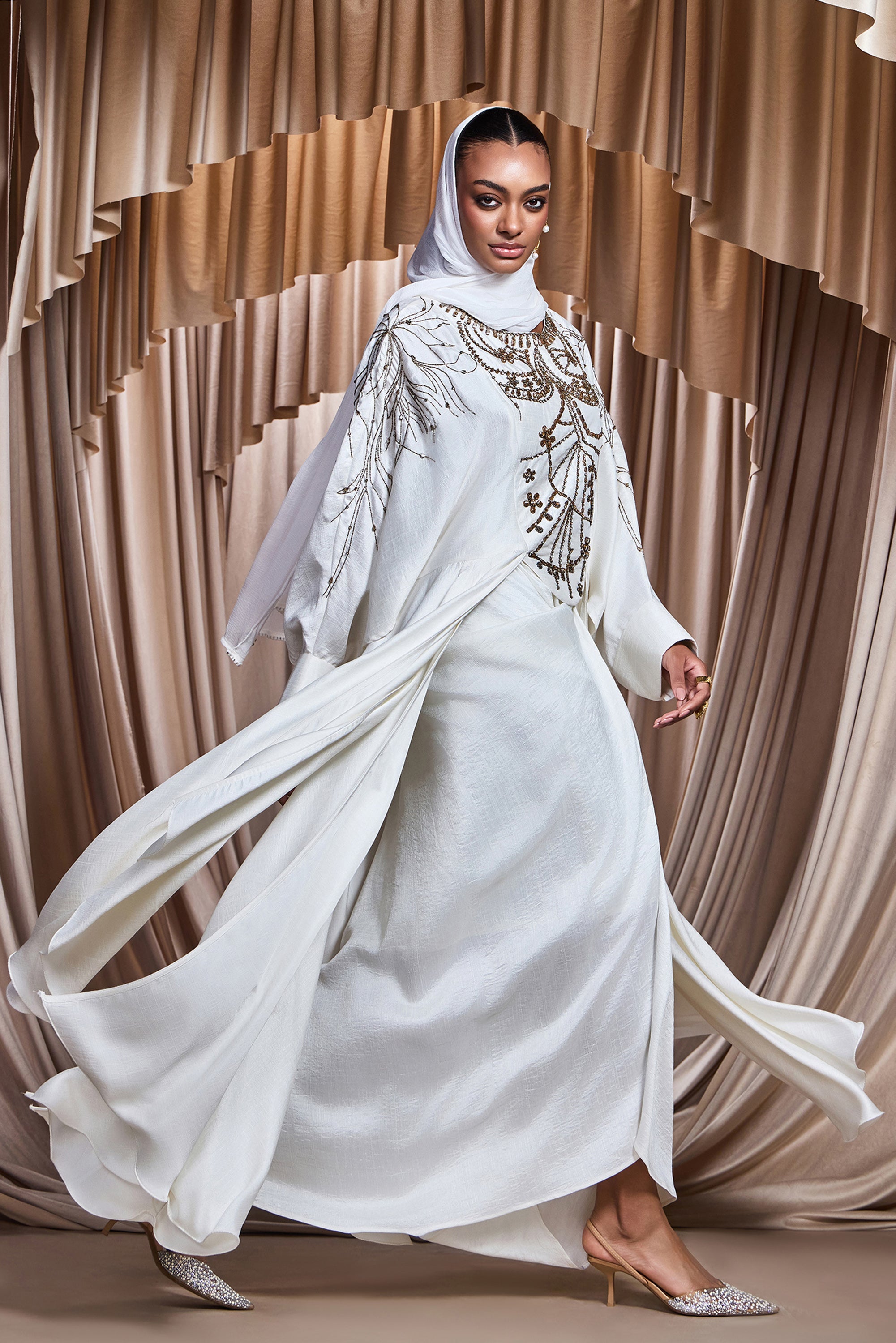 Nadiyah Embellishment Cape with Dhoti