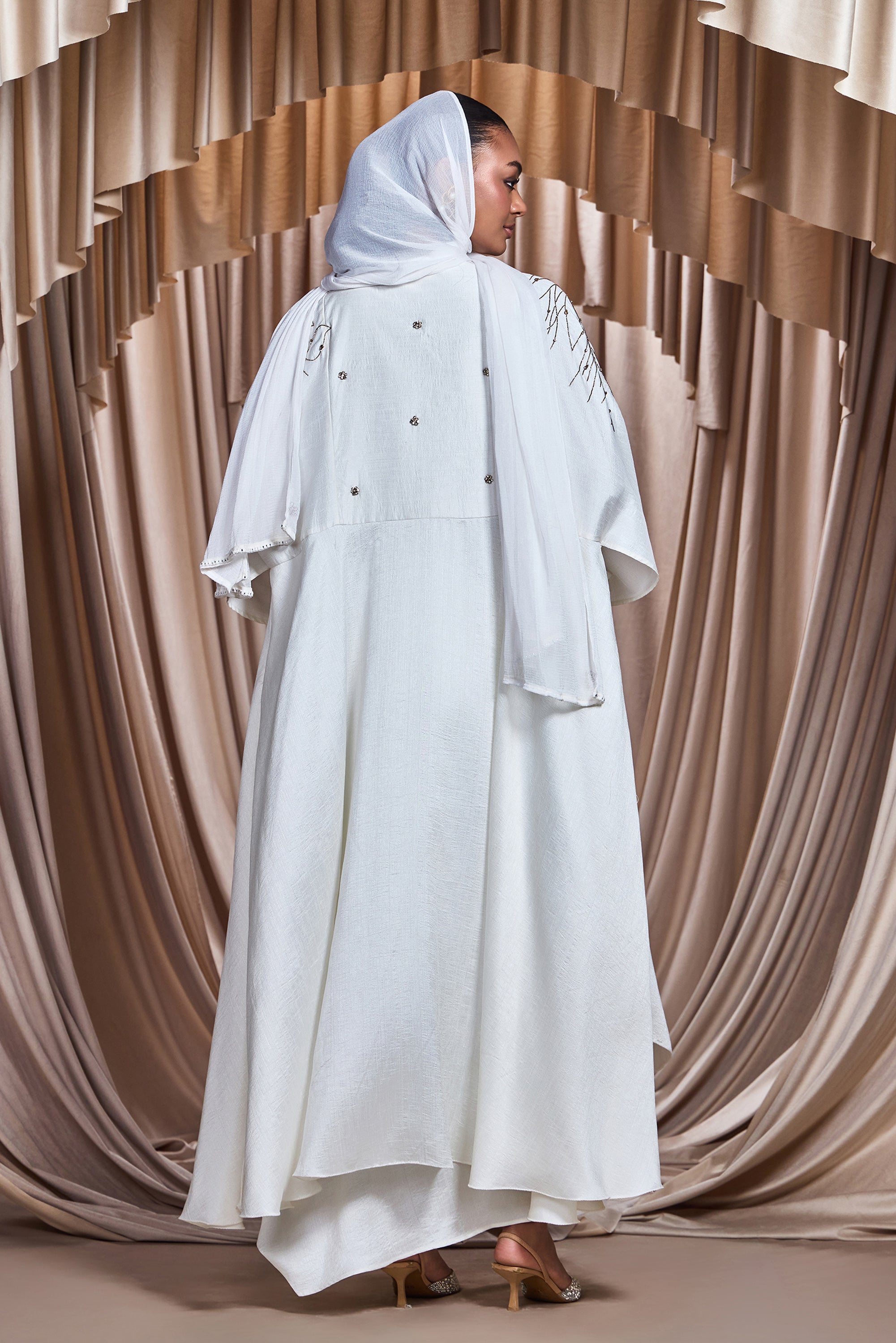 Nadiyah Embellishment Cape with Dhoti