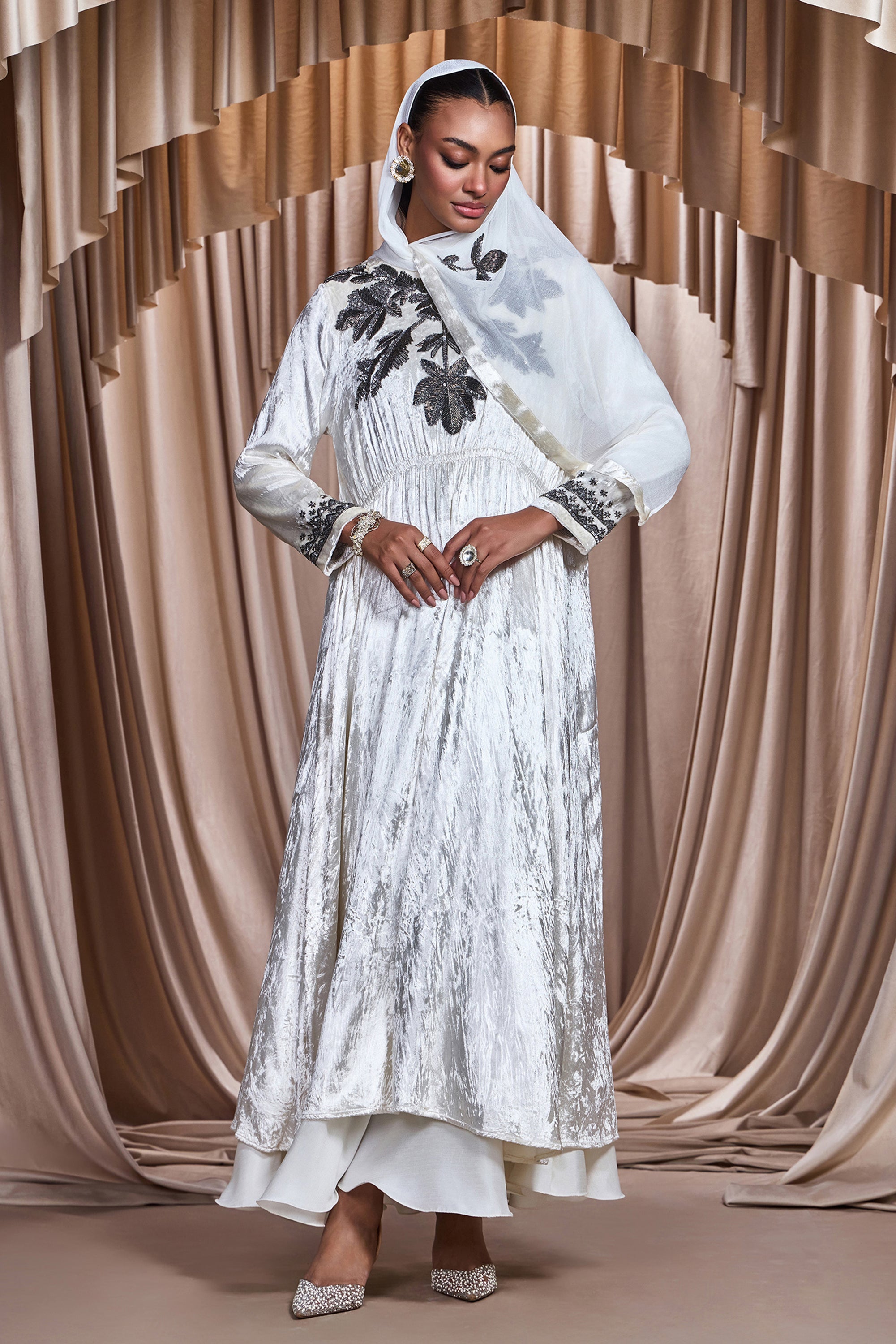 Qanita Embellished Jalabiya