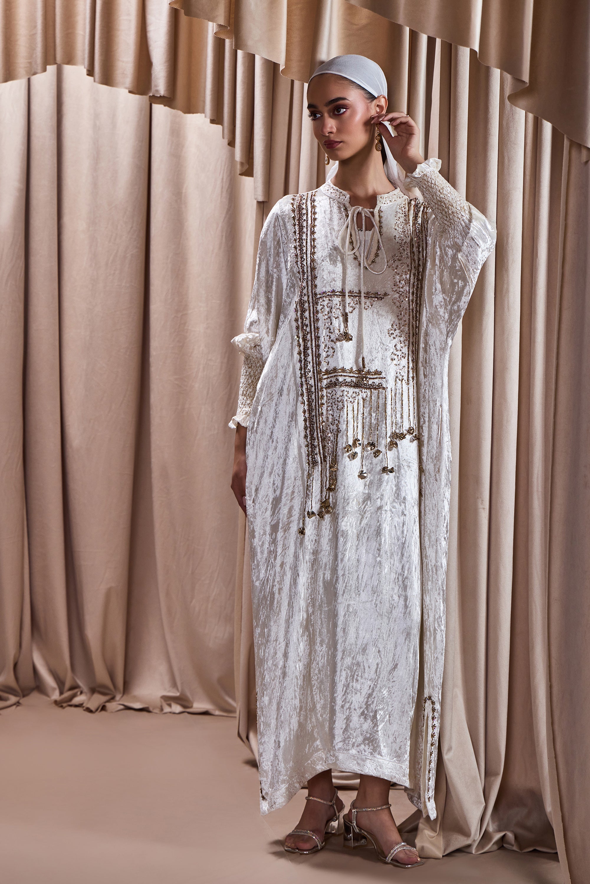 Suhair Embroidered Jalabiya