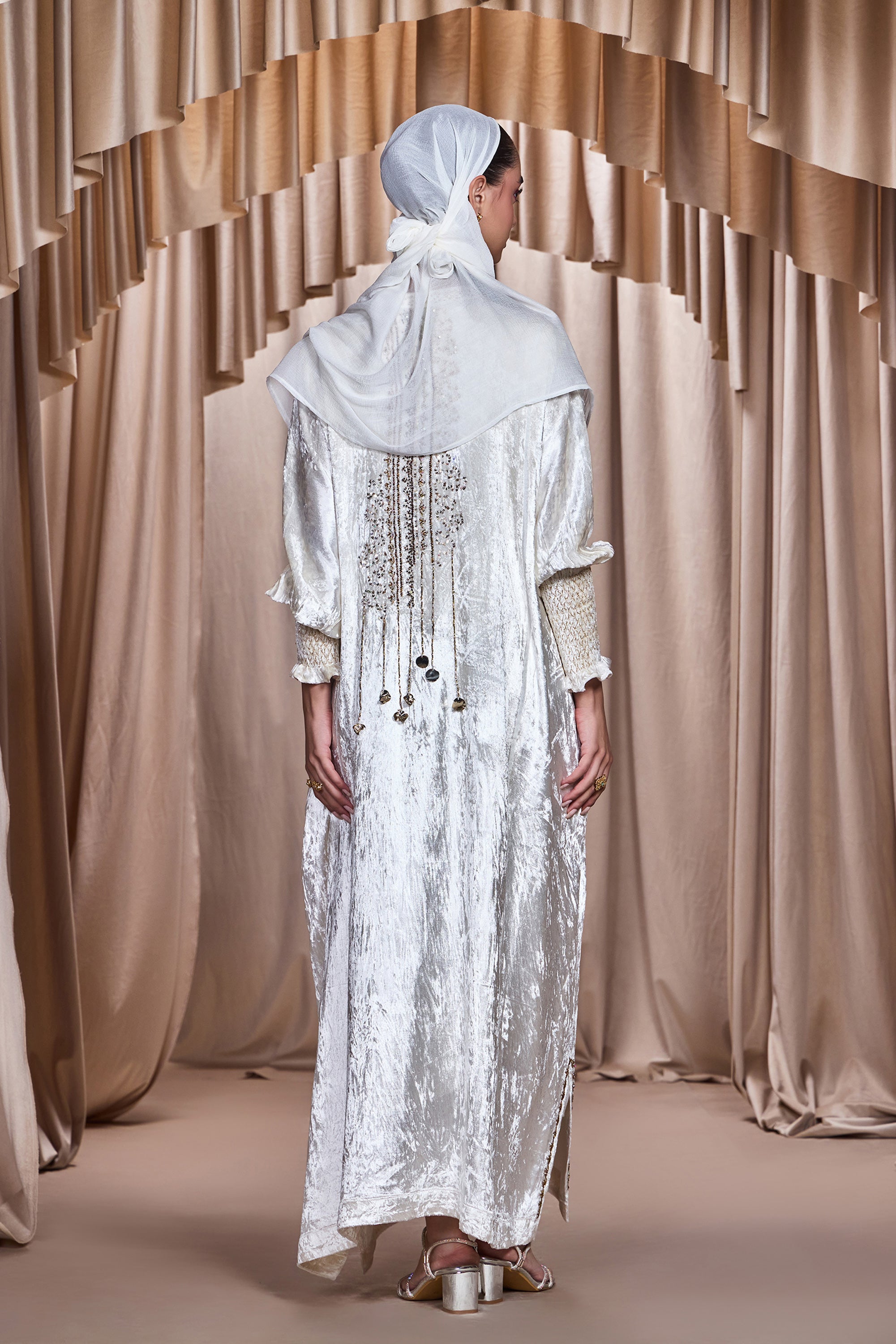 Suhair Embroidered Jalabiya