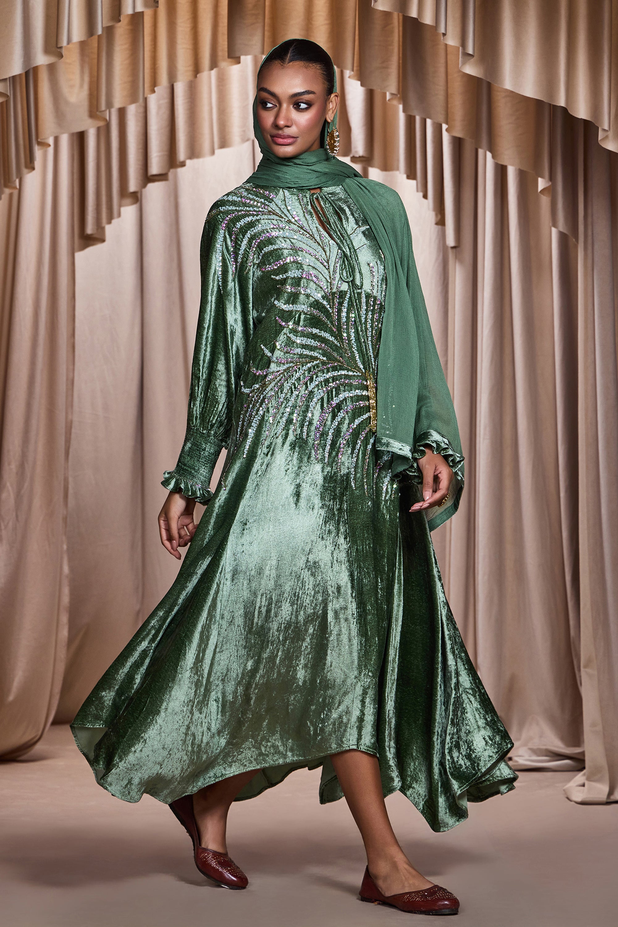 Sarrinah Embellished Jalabiya