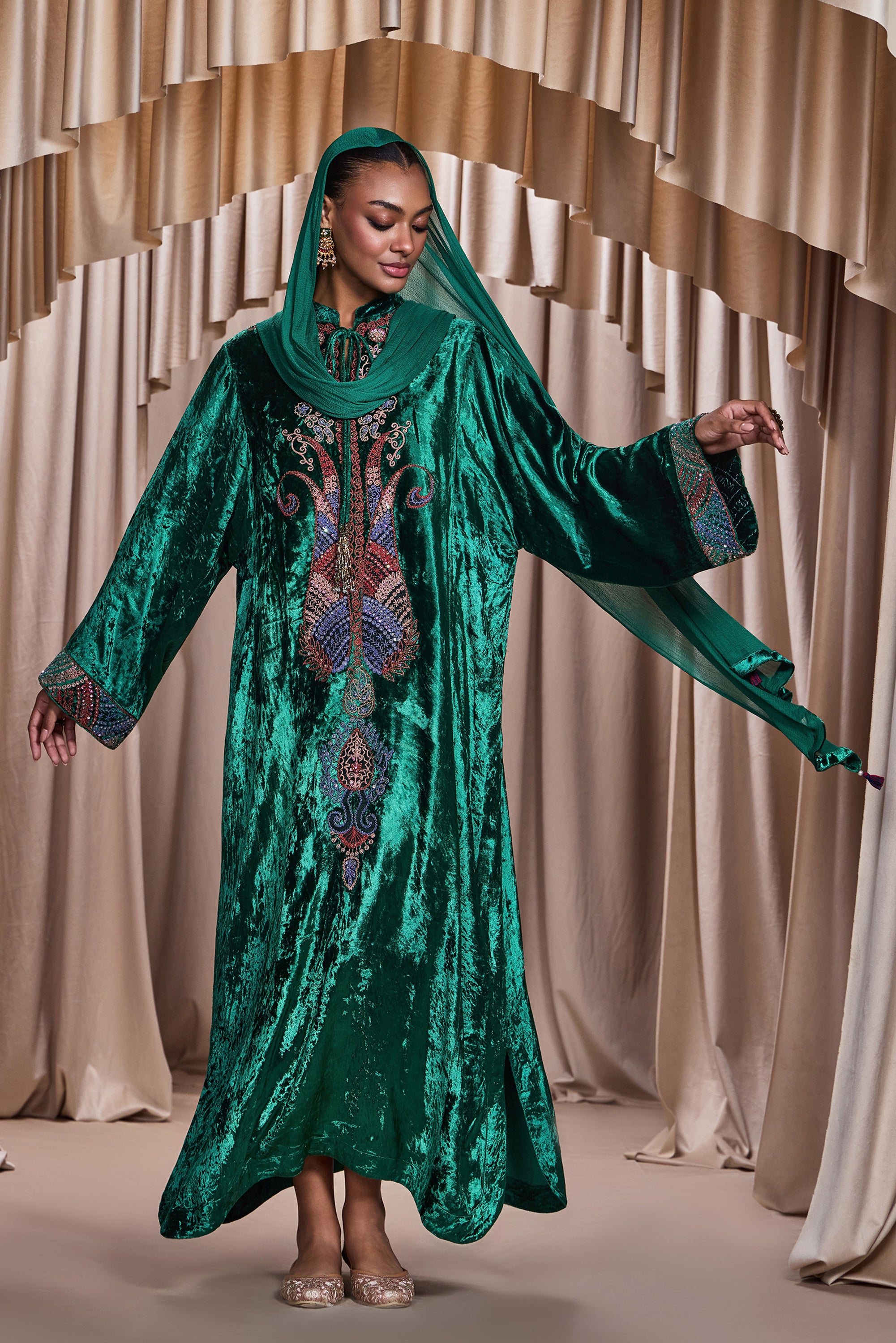 Sabiha Embroidered Jalabiya with Embellishment