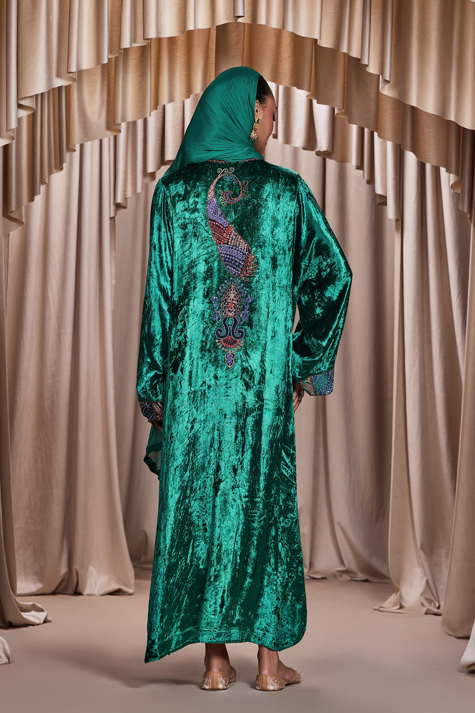 Sabiha Embroidered Jalabiya with Embellishment