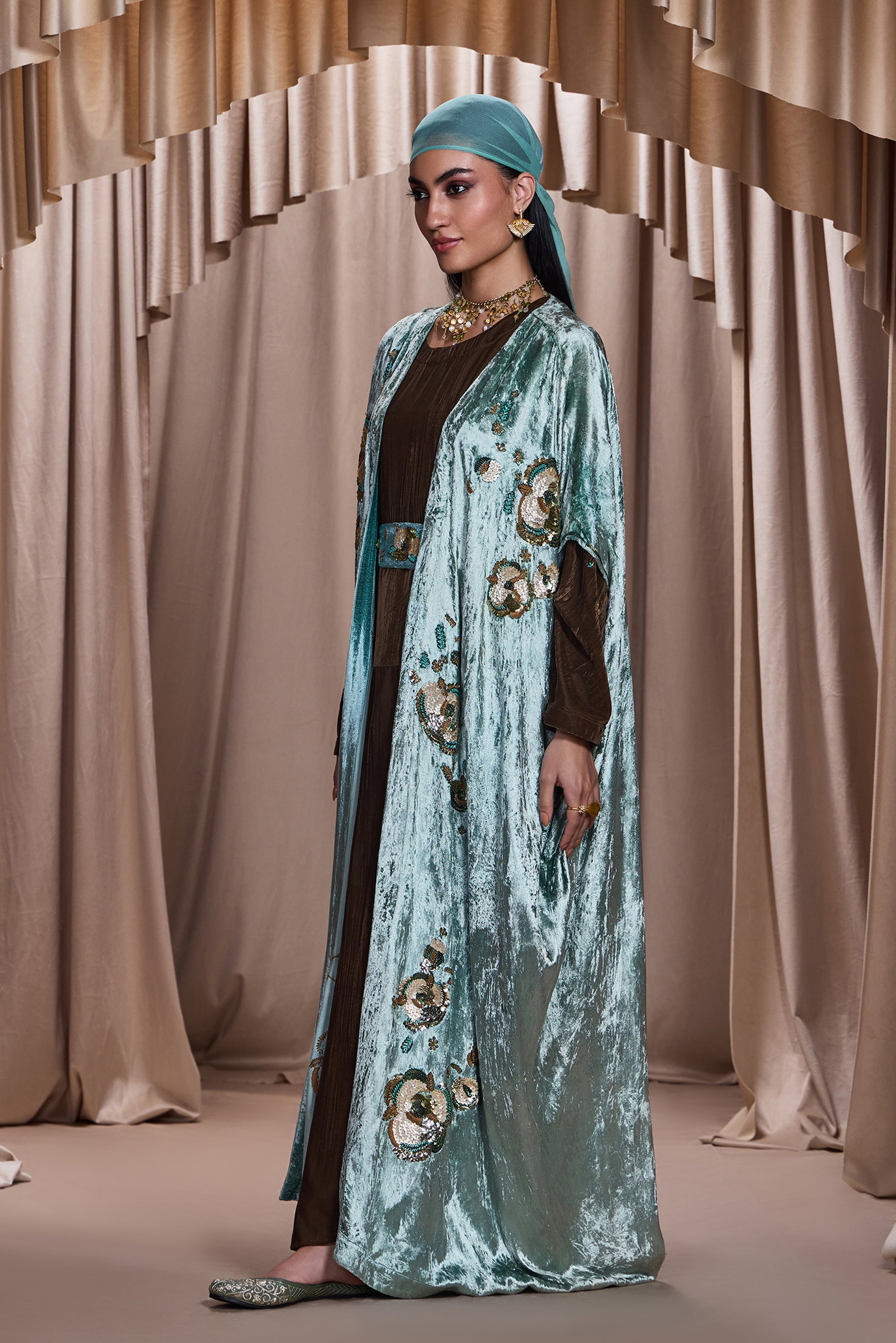 Zuwaina Embellished Abaya