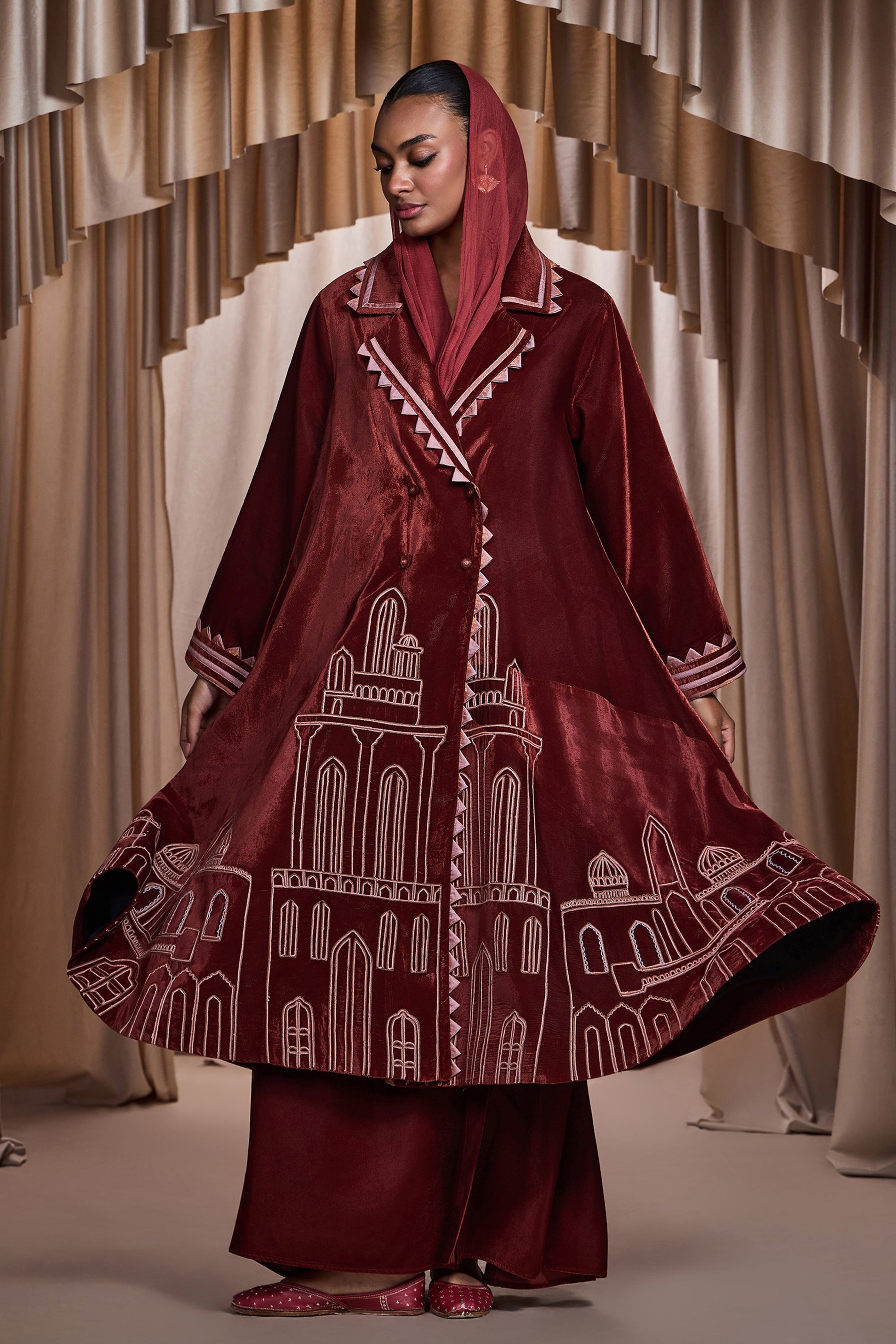 Fakhira Embroidered Short Bisht Abaya