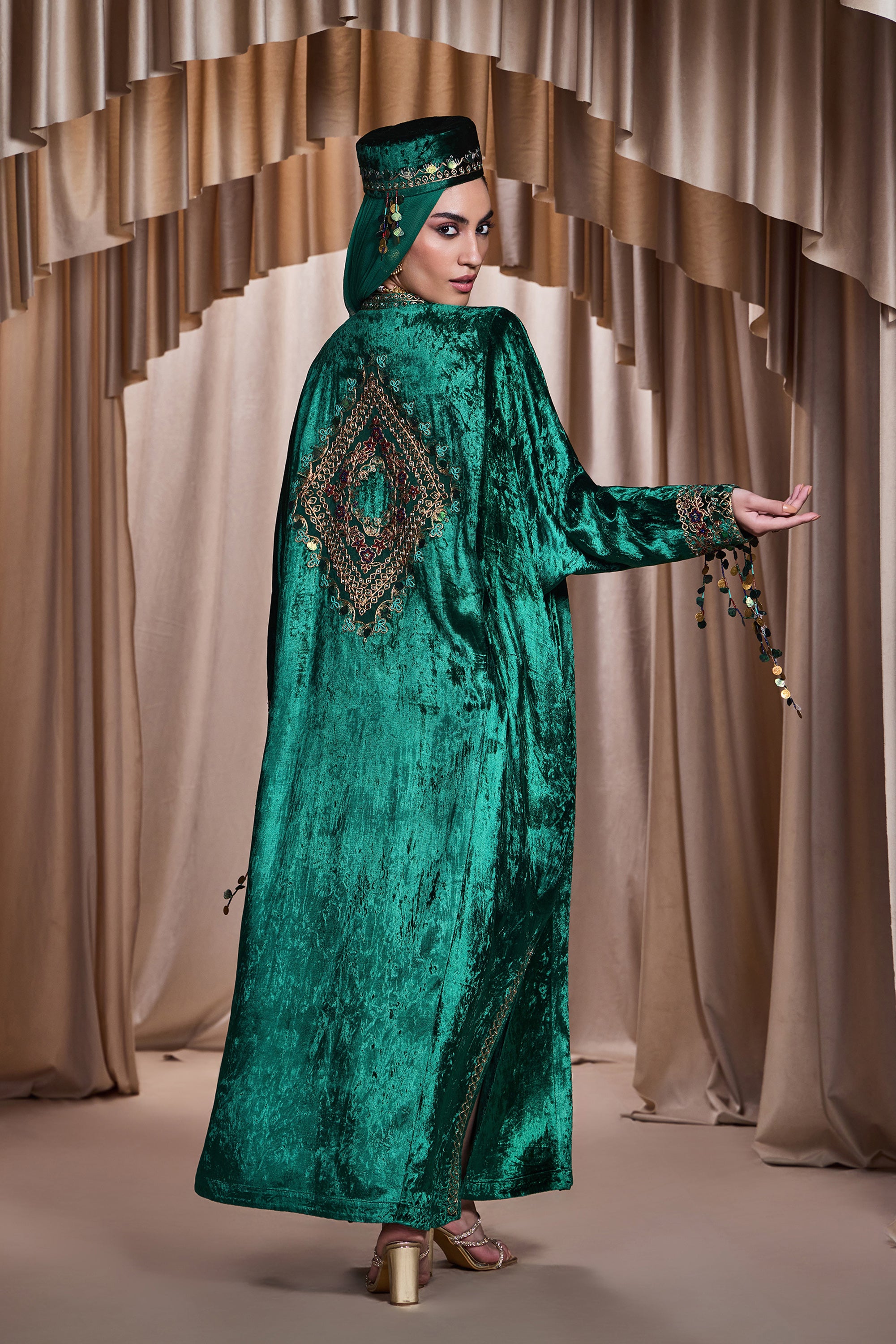 Asmaul Embellished Jalabiya