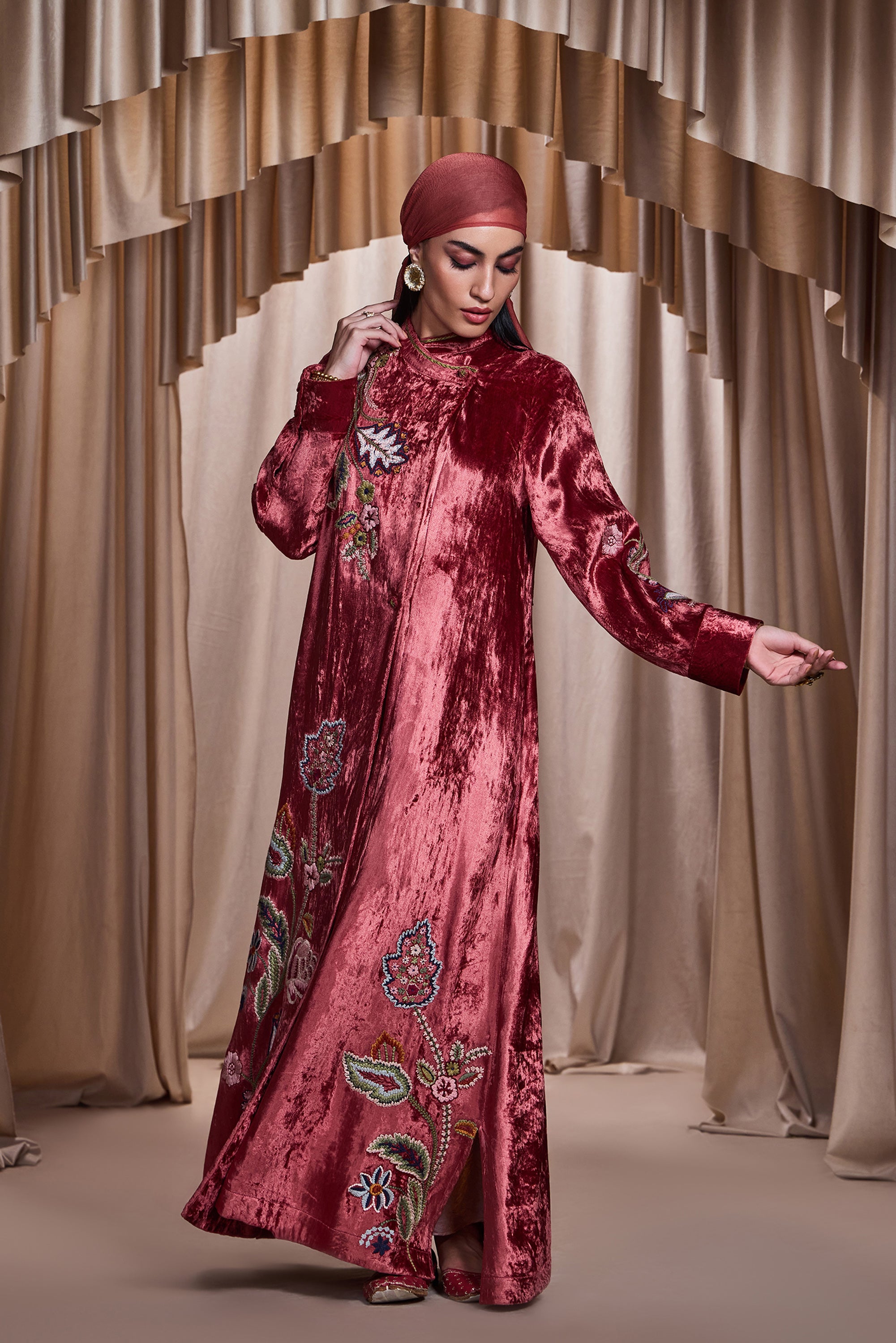 Arisha Embroidered Jalabiya