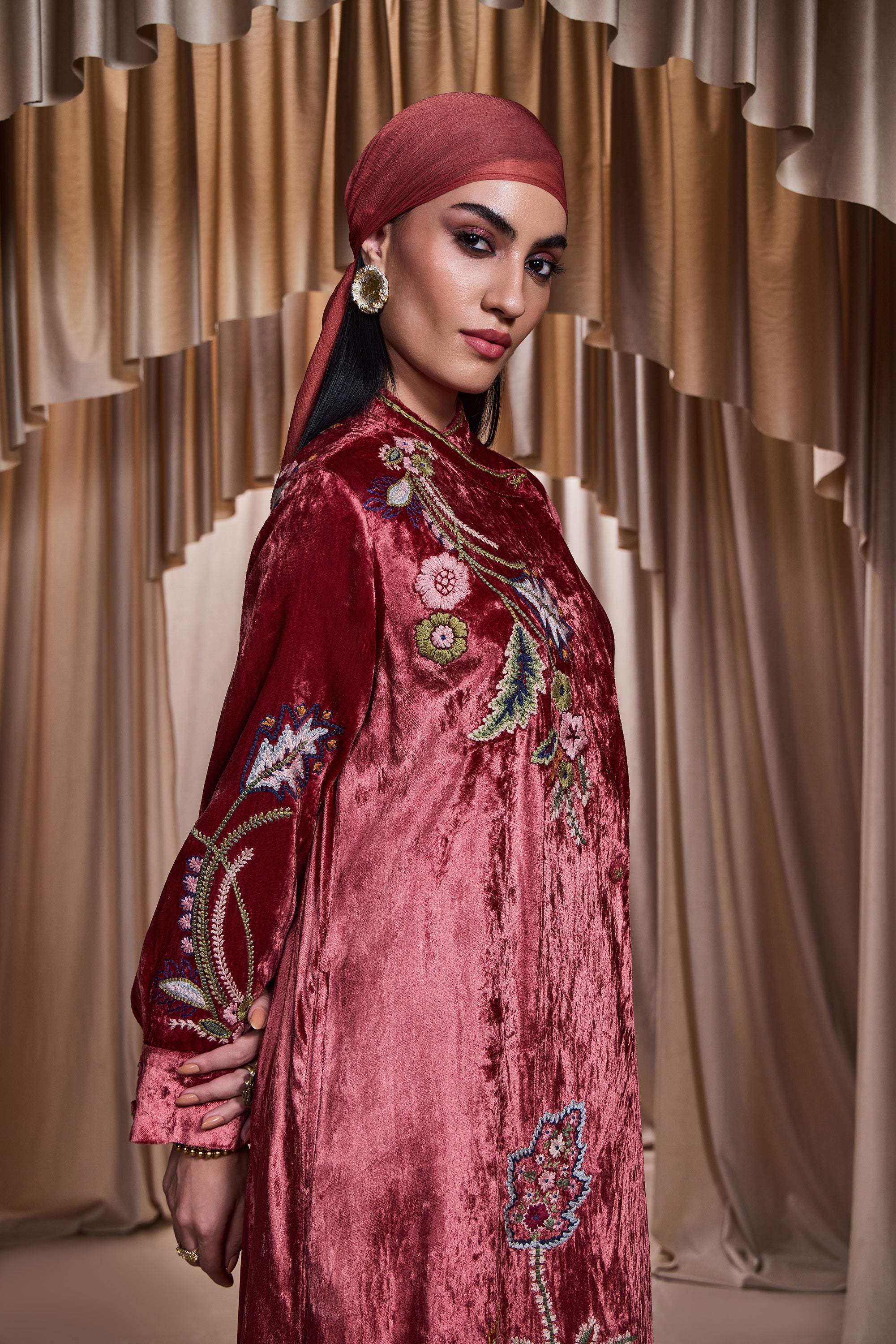 Arisha Embroidered Jalabiya