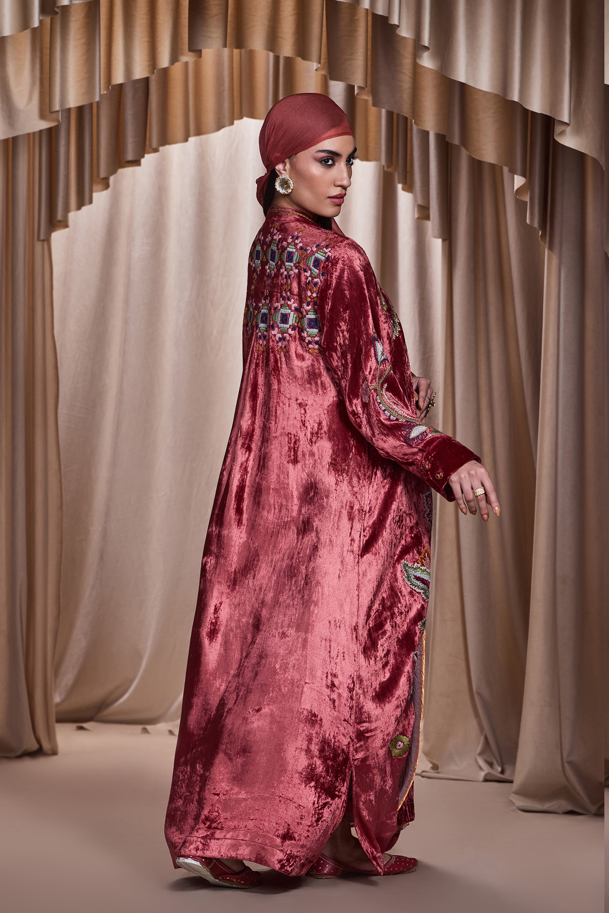 Arisha Embroidered Jalabiya