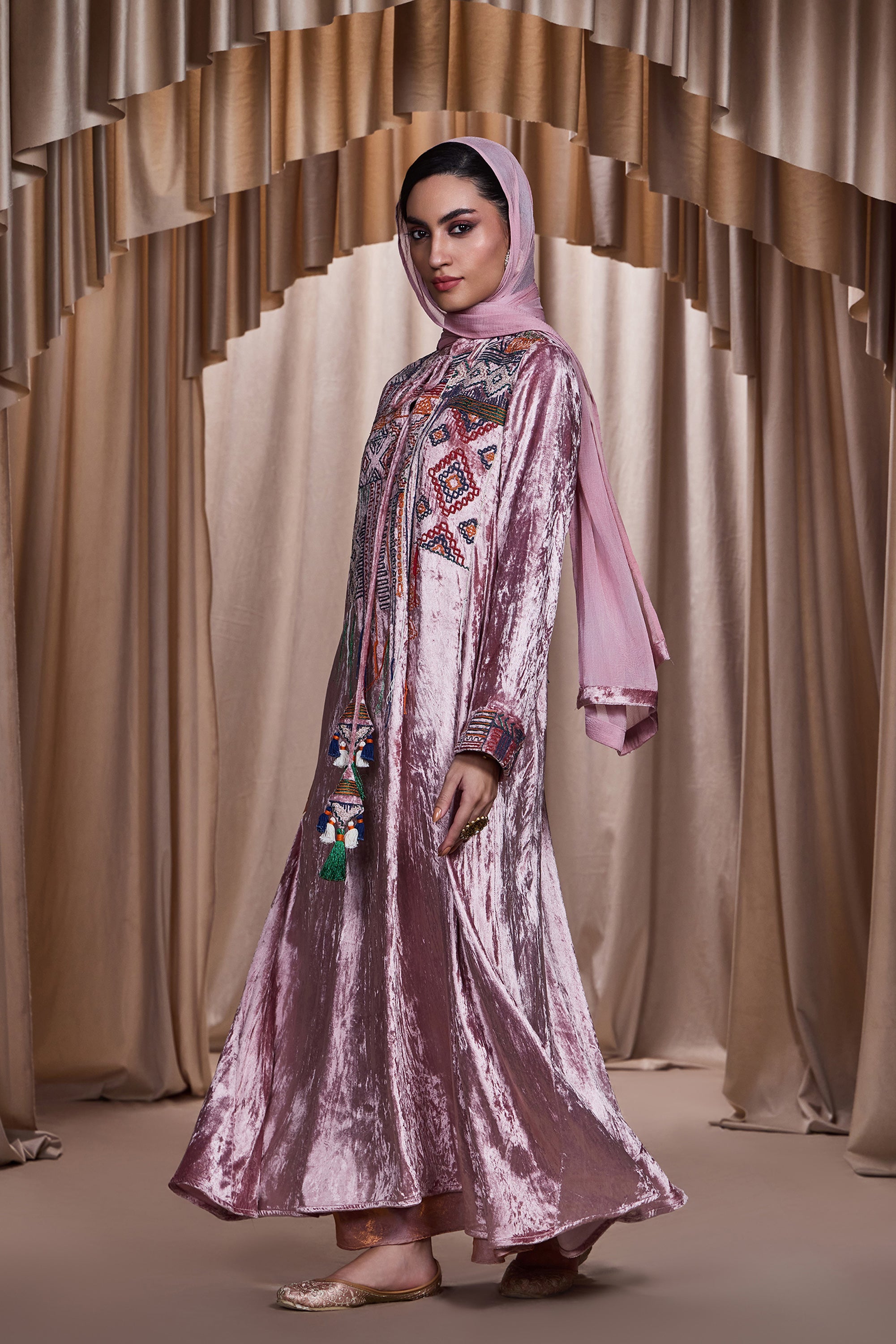 Mizna Embroidered Jalabiya