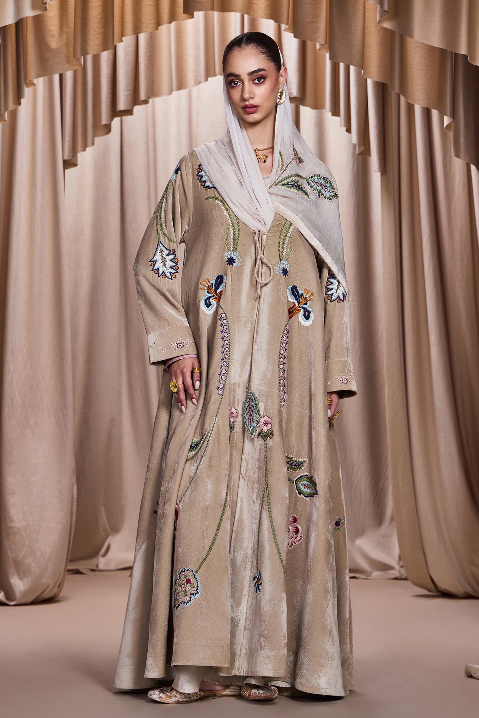 Raghad Embroidered Abaya