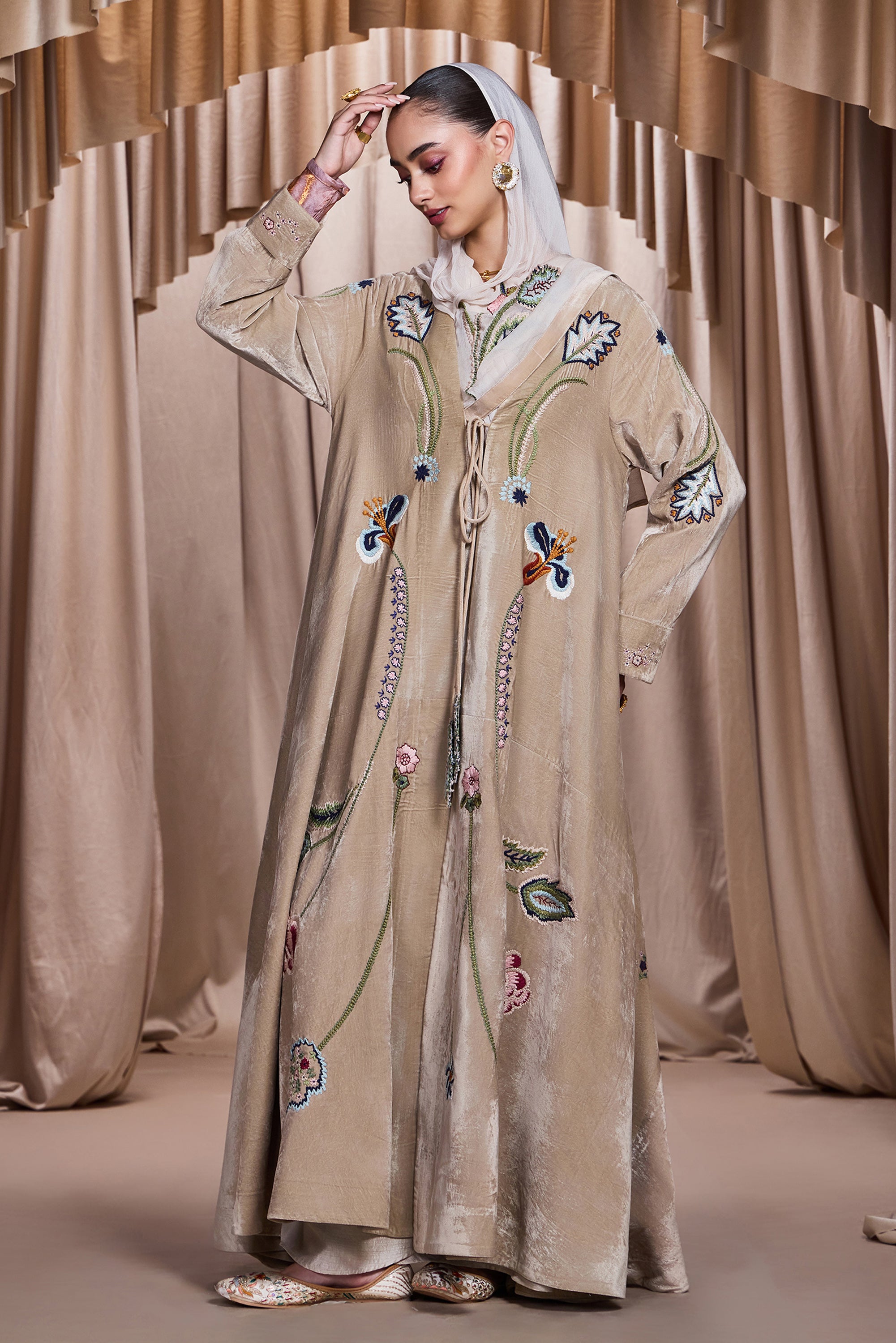 Raghad Embroidered Abaya