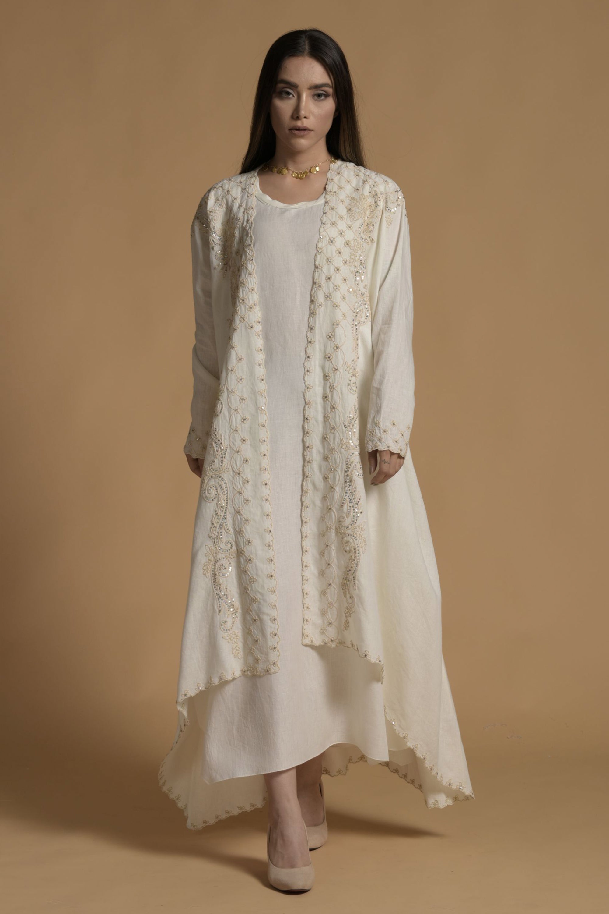 Parisa Bisht with Jalabiya