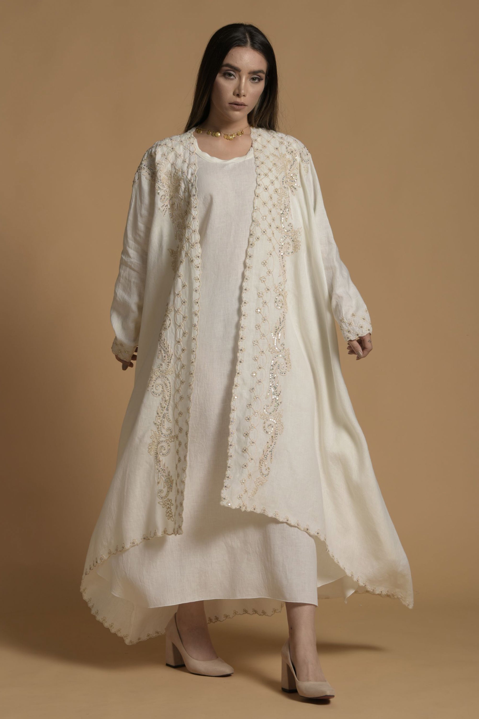 Parisa Bisht with Jalabiya