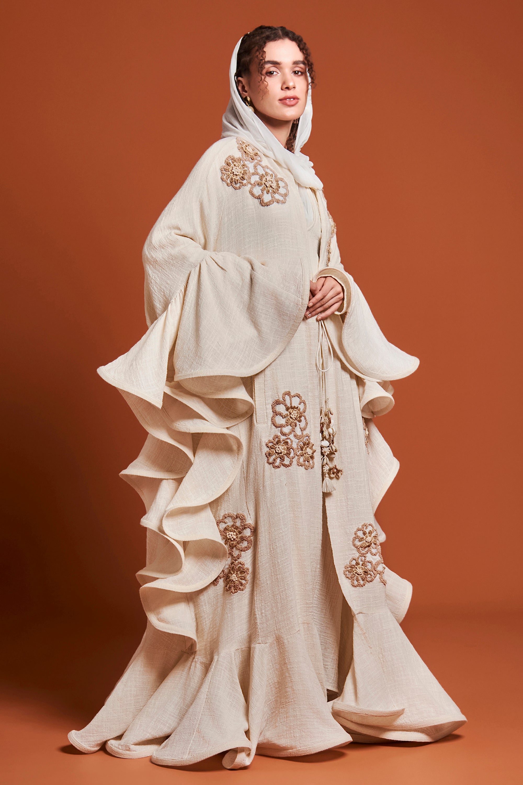 Nuria Embroidered Cape & Jalabiya