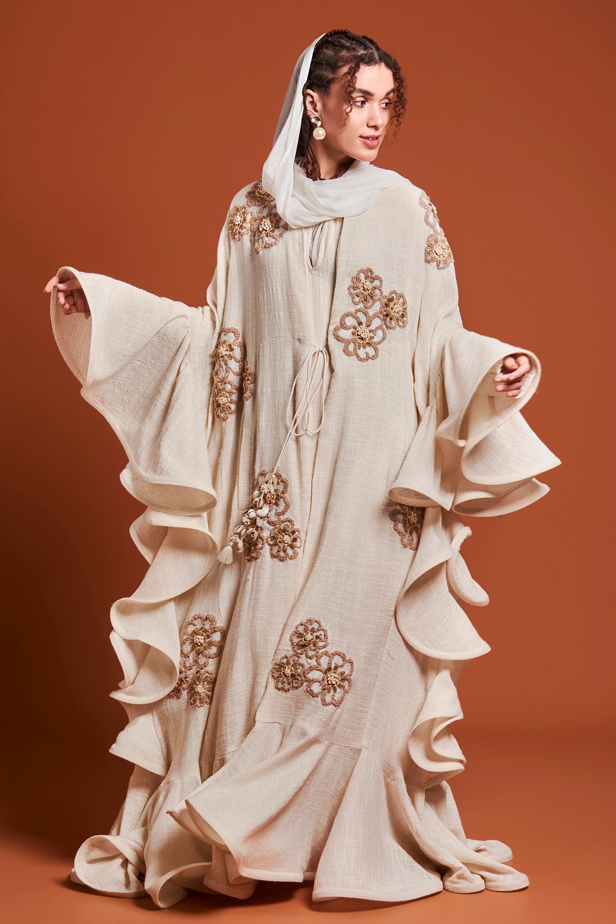 Nuria Embroidered Cape & Jalabiya