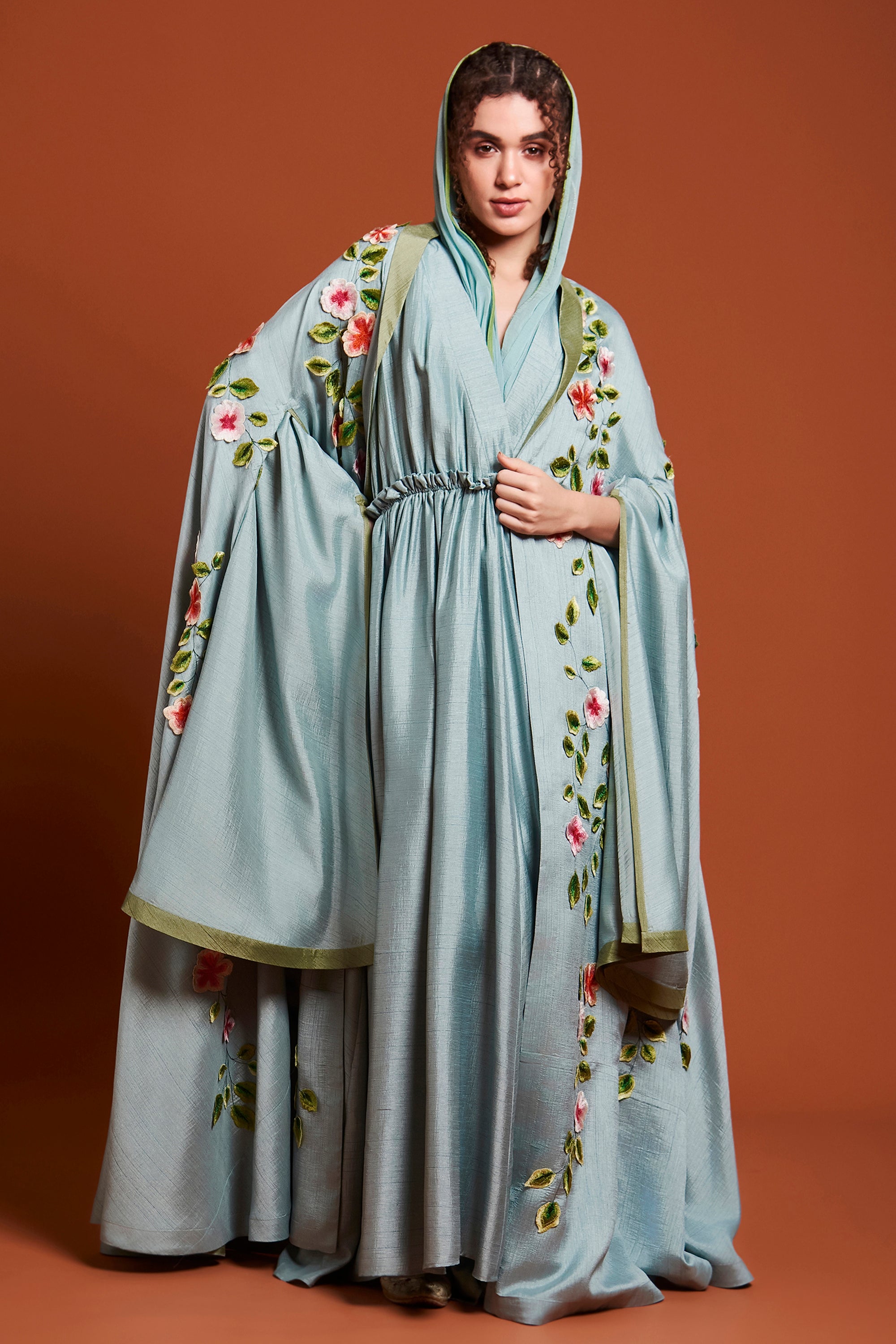 Omaima Embroidered Cape & Jalabiya