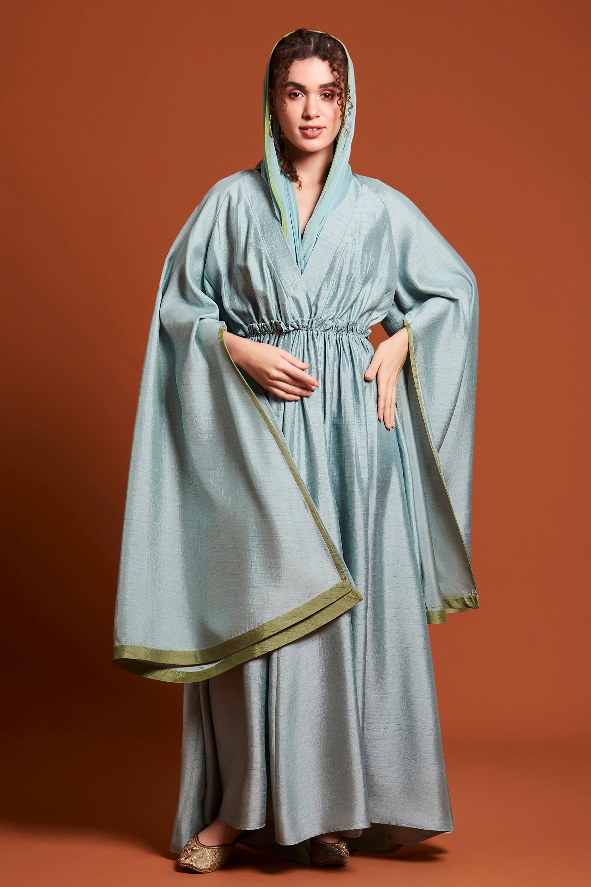 Omaima Embroidered Cape & Jalabiya