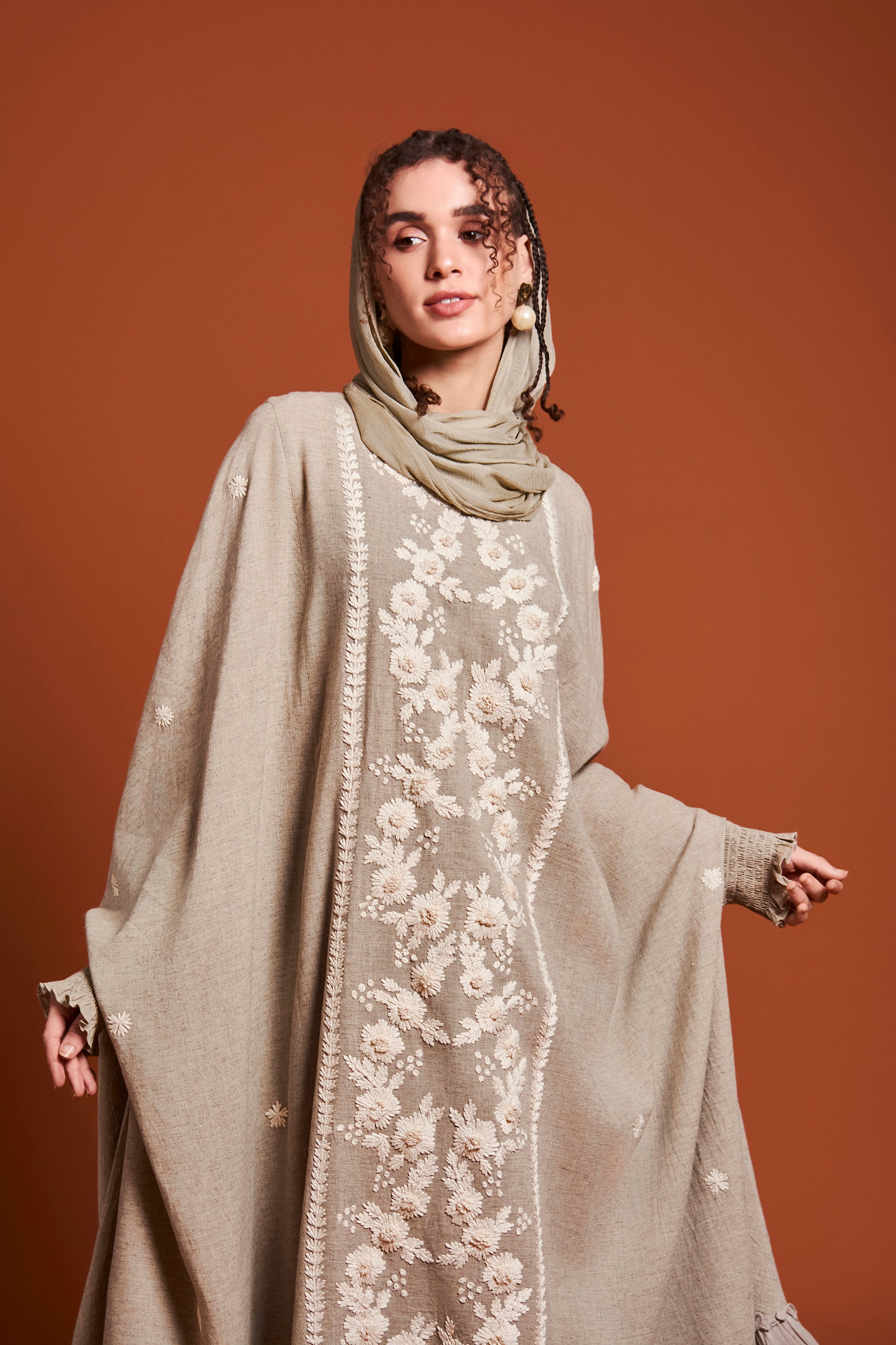 Ruwaida Embroidered Jalabiya