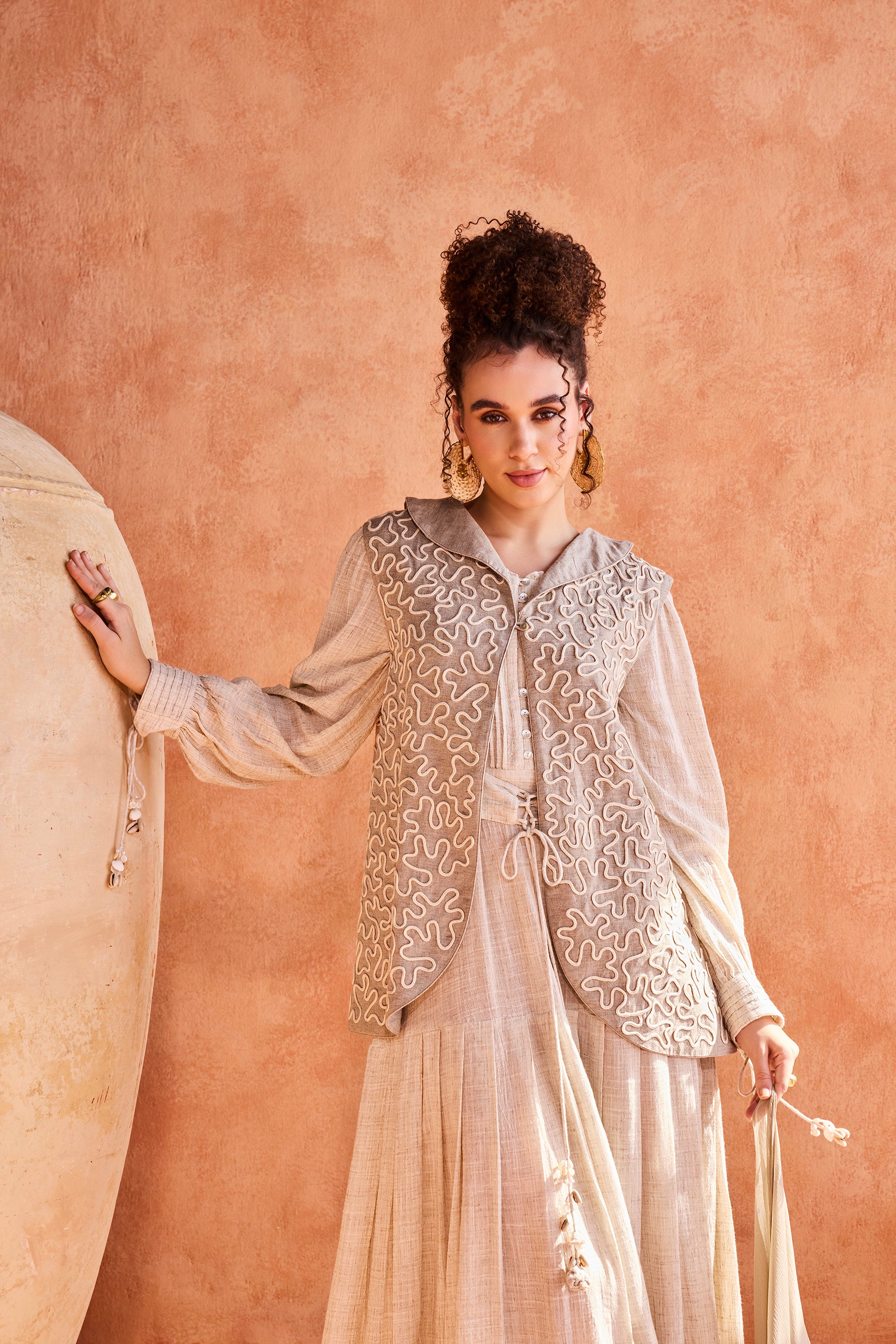 Thuraya Embroidered Jalabiya